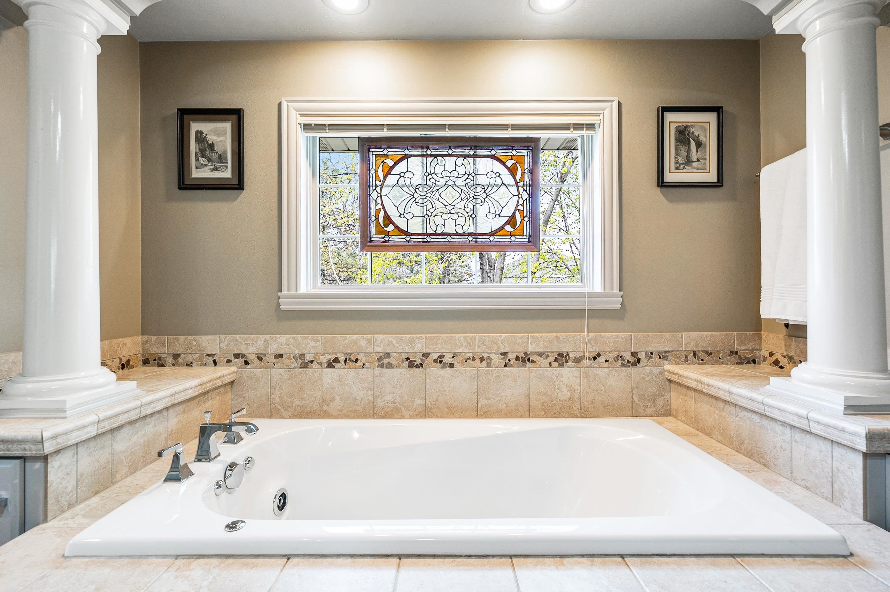 GREEN BAY, Wisconsin, 54313, United States, 4 Bedrooms Bedrooms, ,5 BathroomsBathrooms,Residential,For Sale,2048665