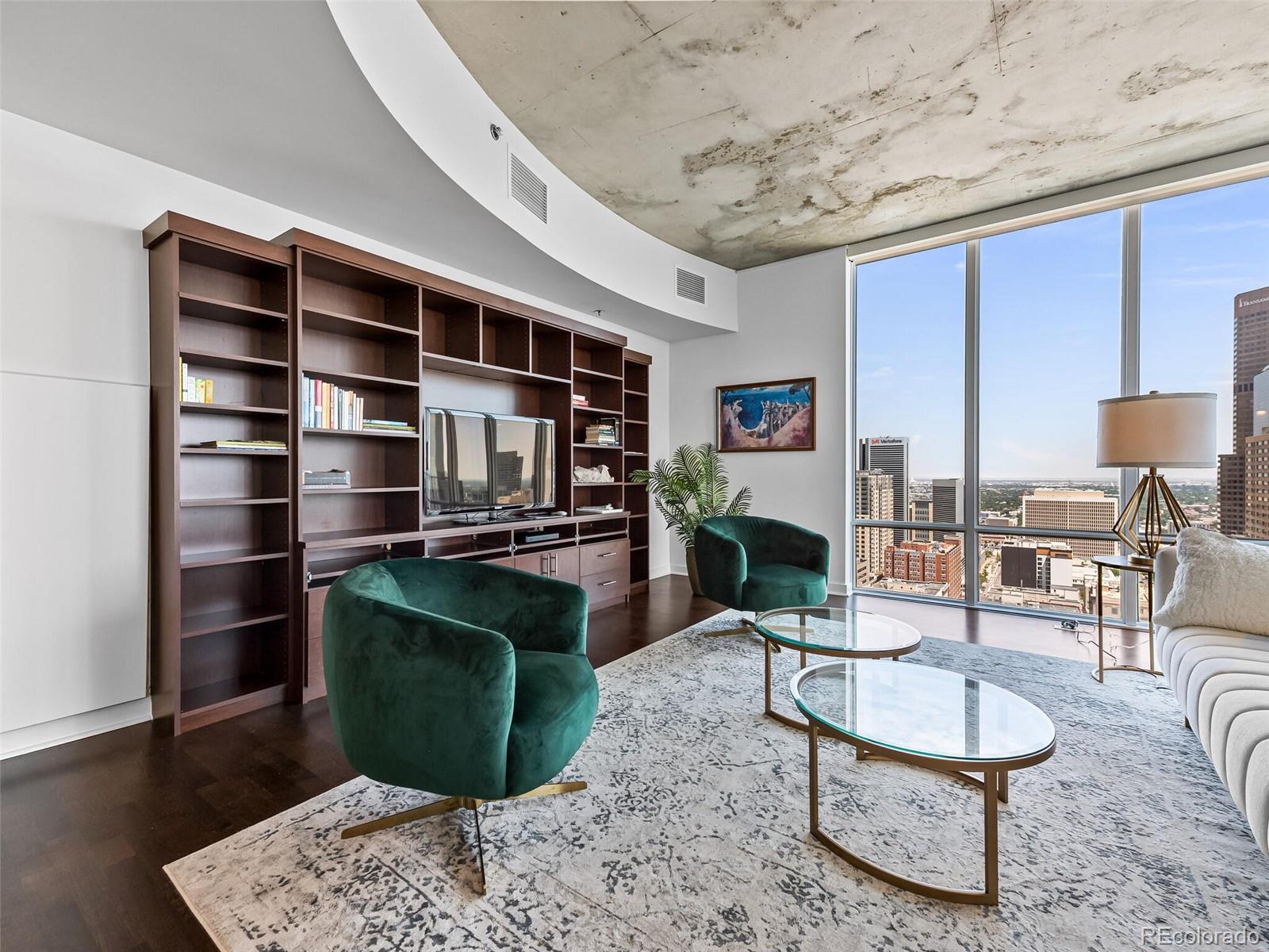 Denver, Colorado, 80202, United States, 2 Bedrooms Bedrooms, ,3 BathroomsBathrooms,Residential,For Sale,1989378