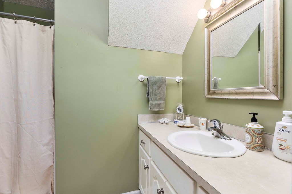 Salem, Alabama, 36874, United States, 4 Bedrooms Bedrooms, ,4 BathroomsBathrooms,Residential,For Sale,1947169