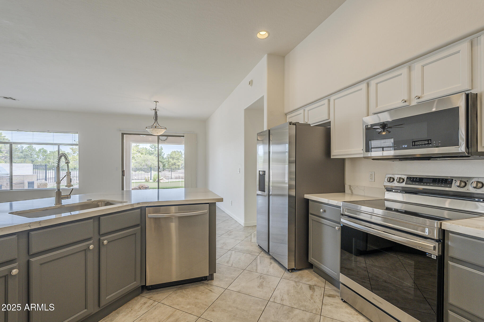 Phoenix, Arizona, 85042, United States, 3 Bedrooms Bedrooms, ,Residential,For Sale,1939131