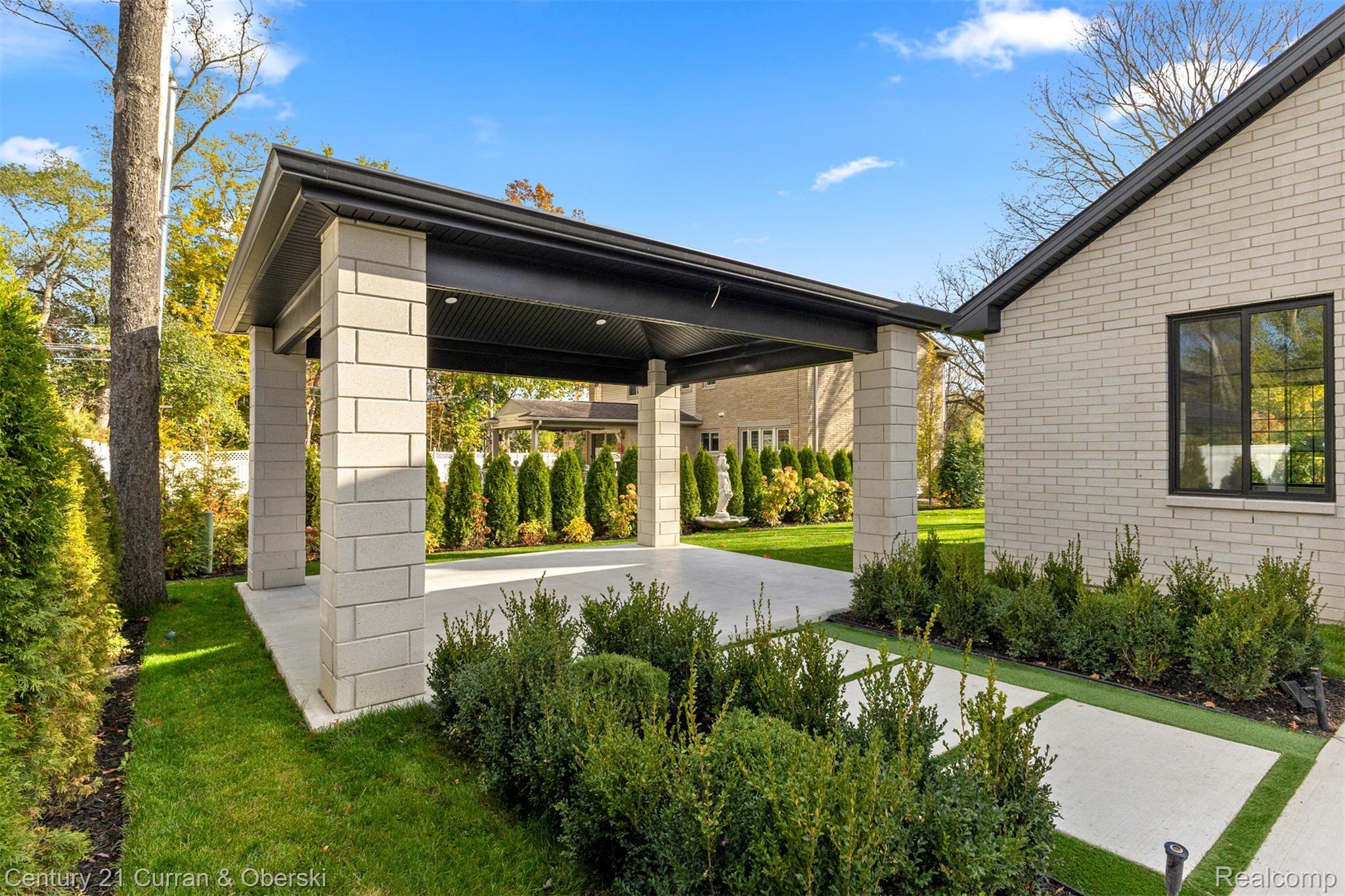 Dearborn, Michigan, 48128, United States, 5 Bedrooms Bedrooms, ,5 BathroomsBathrooms,Residential,For Sale,2030794