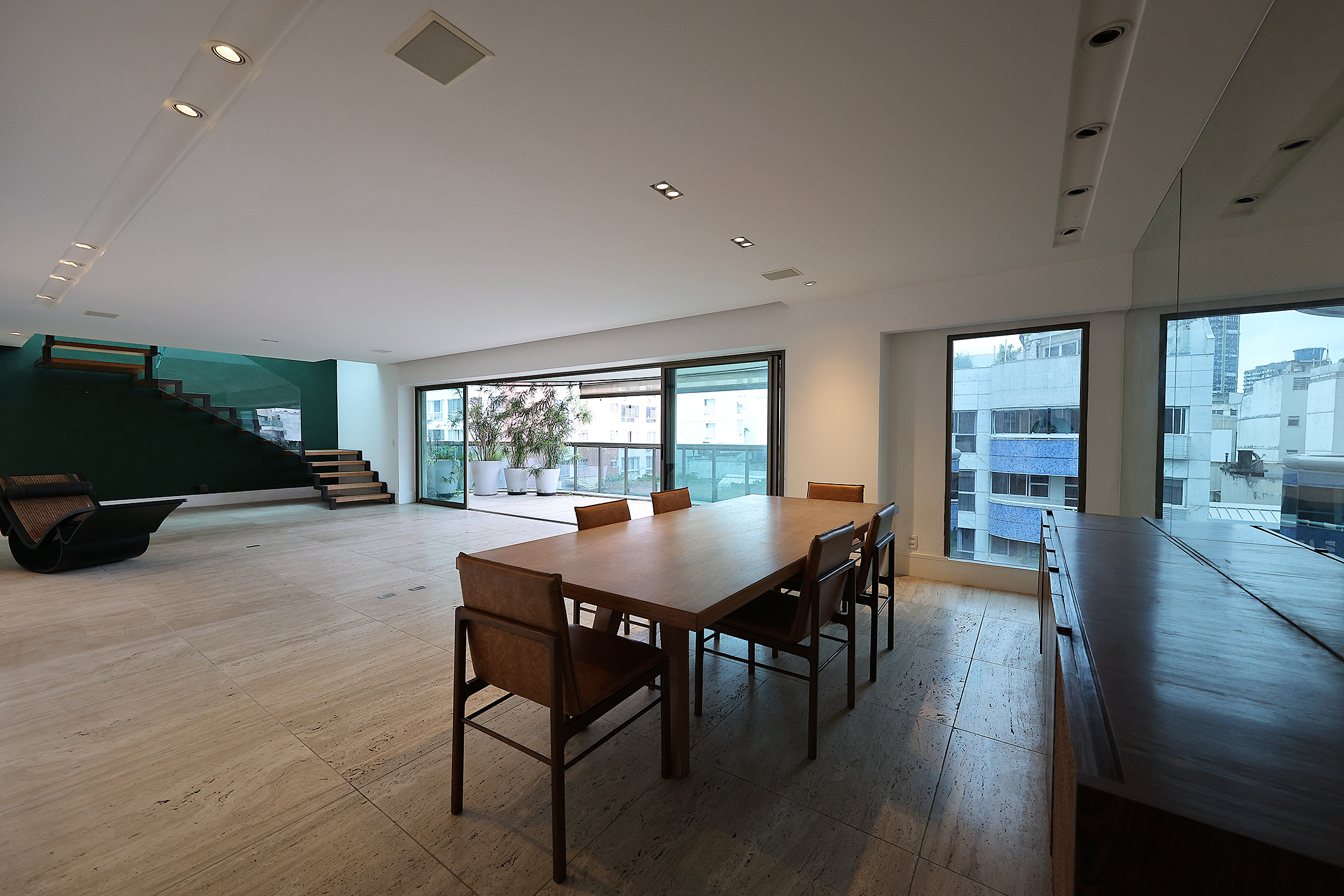  Duplex penthouse with ocean views in Leblon and generous layout - 物件實景