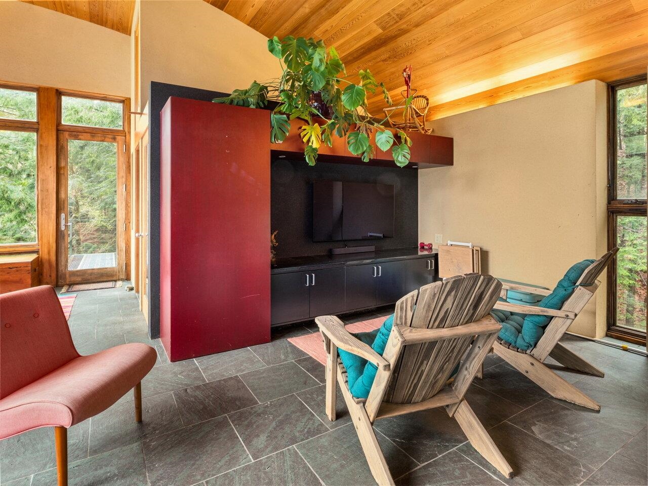 Hubbardton, Vermont, 05735, United States, 5 Bedrooms Bedrooms, ,4 BathroomsBathrooms,Residential,For Sale,1883394
