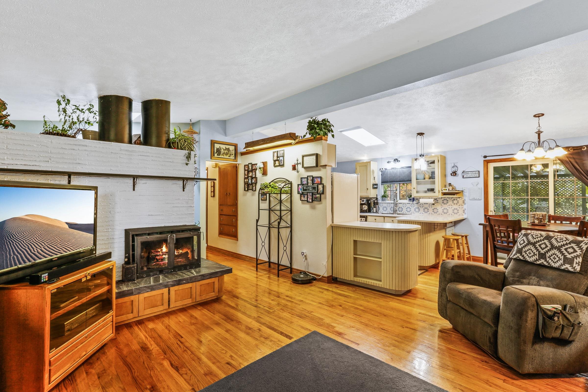 Spokane Valley, Washington, 99216, United States, 5 Bedrooms Bedrooms, ,3 BathroomsBathrooms,Residential,For Sale,1973902