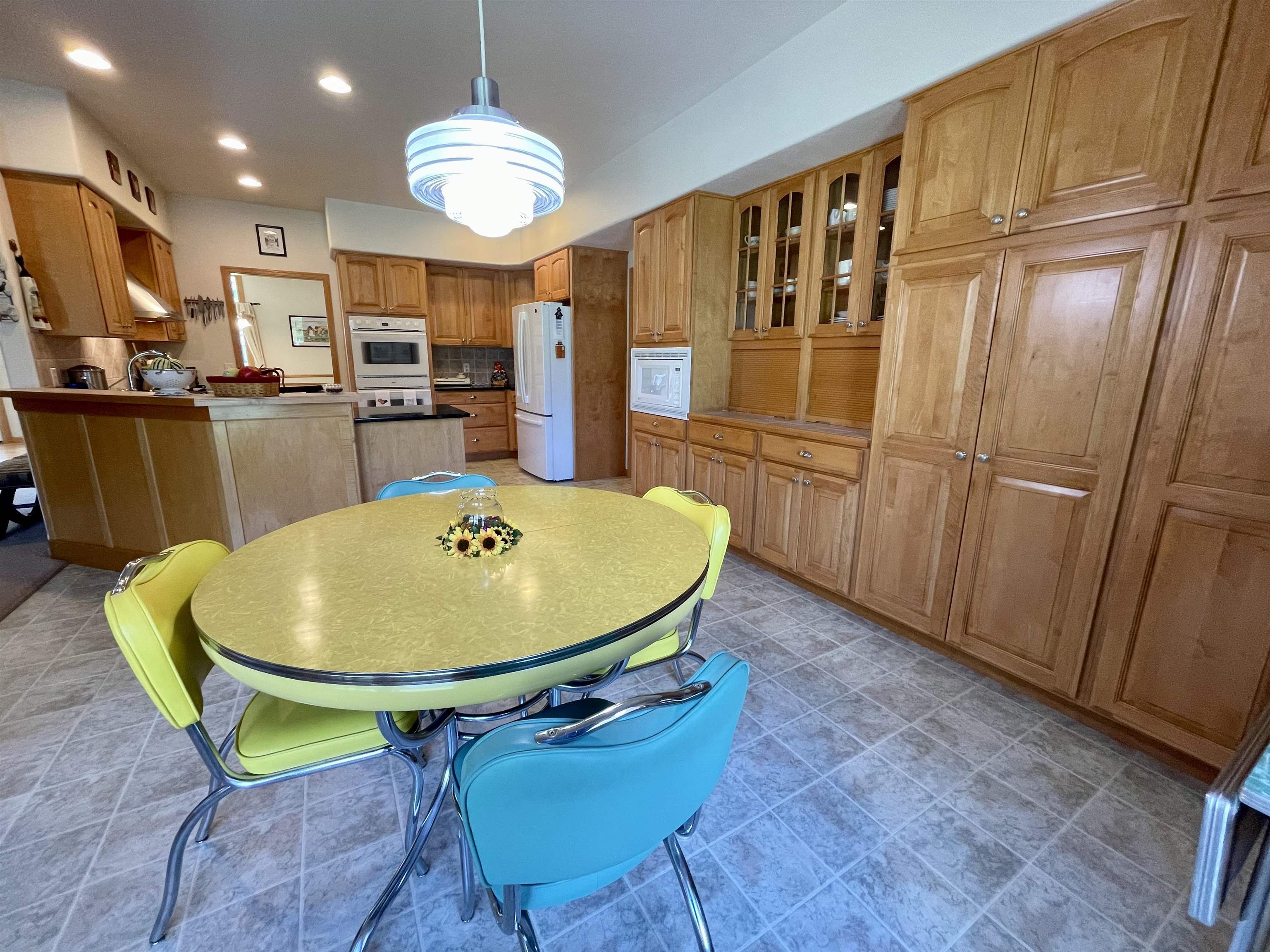 Janesville, Wisconsin, 53545, United States, 5 Bedrooms Bedrooms, ,4 BathroomsBathrooms,Residential,For Sale,1921861