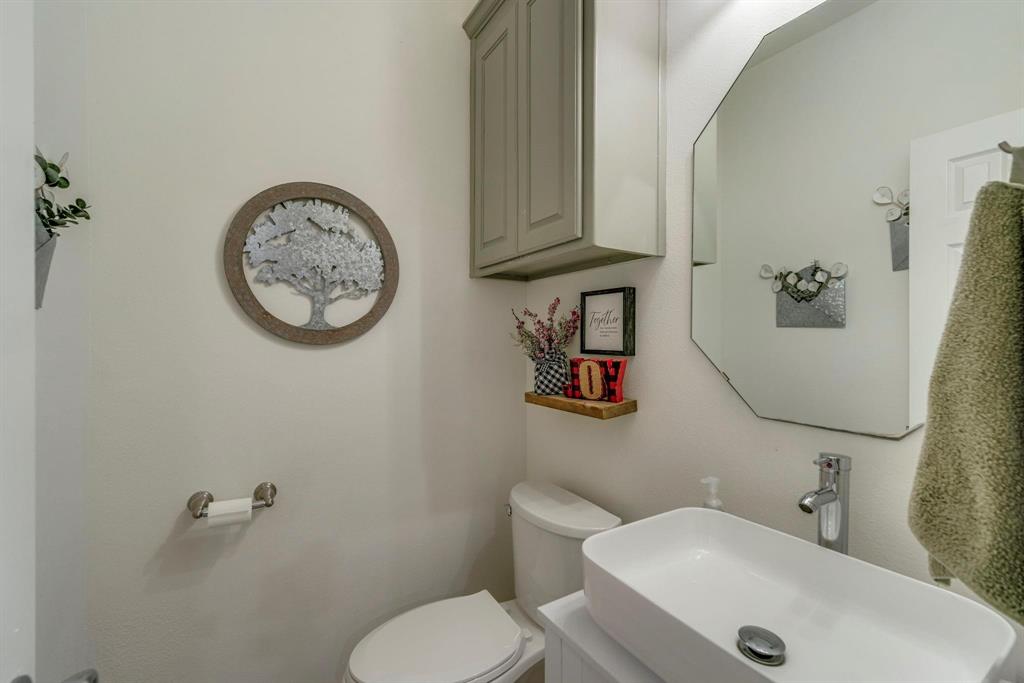 Midlothian, Texas, 76065, United States, 3 Bedrooms Bedrooms, ,3 BathroomsBathrooms,Residential,For Sale,1929128