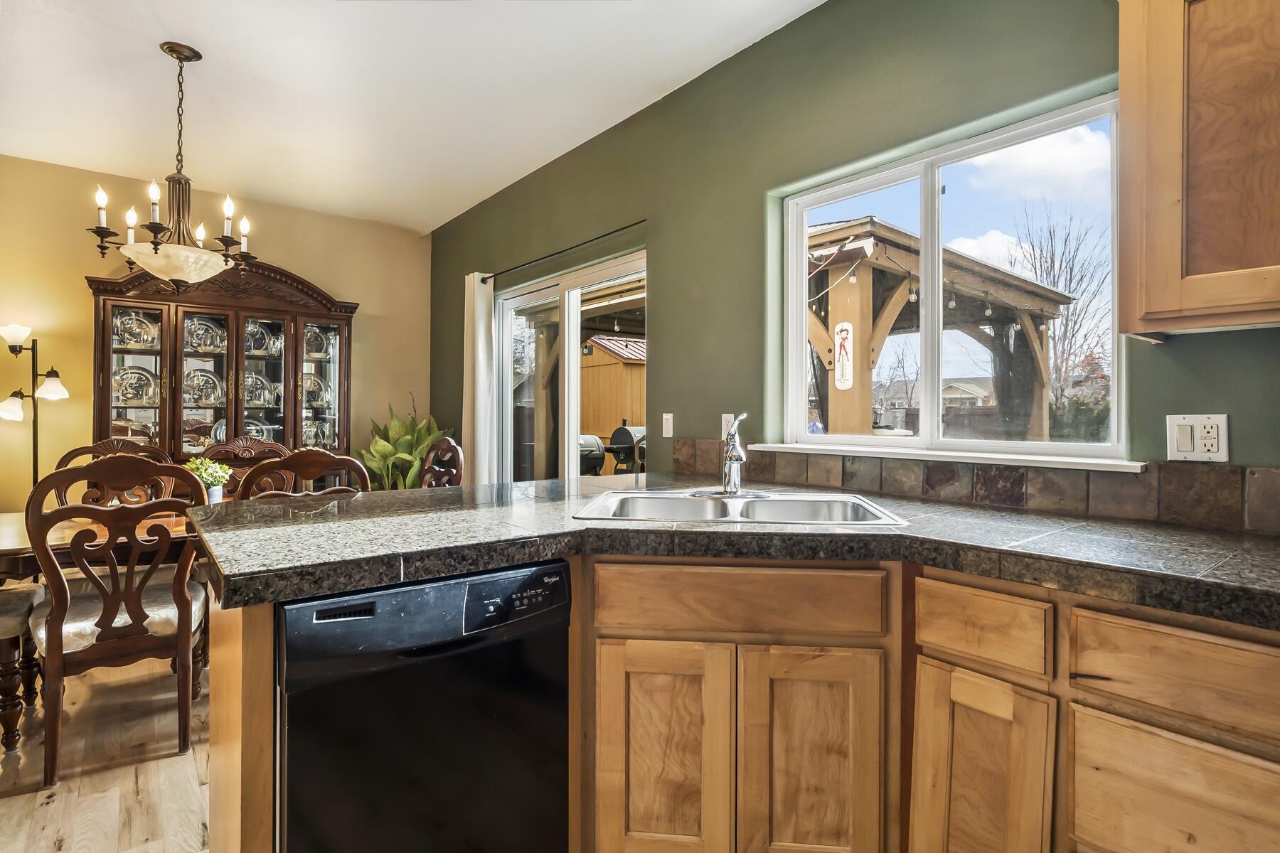 Bend, Oregon, 97702, United States, 4 Bedrooms Bedrooms, ,4 BathroomsBathrooms,Residential,For Sale,1992804