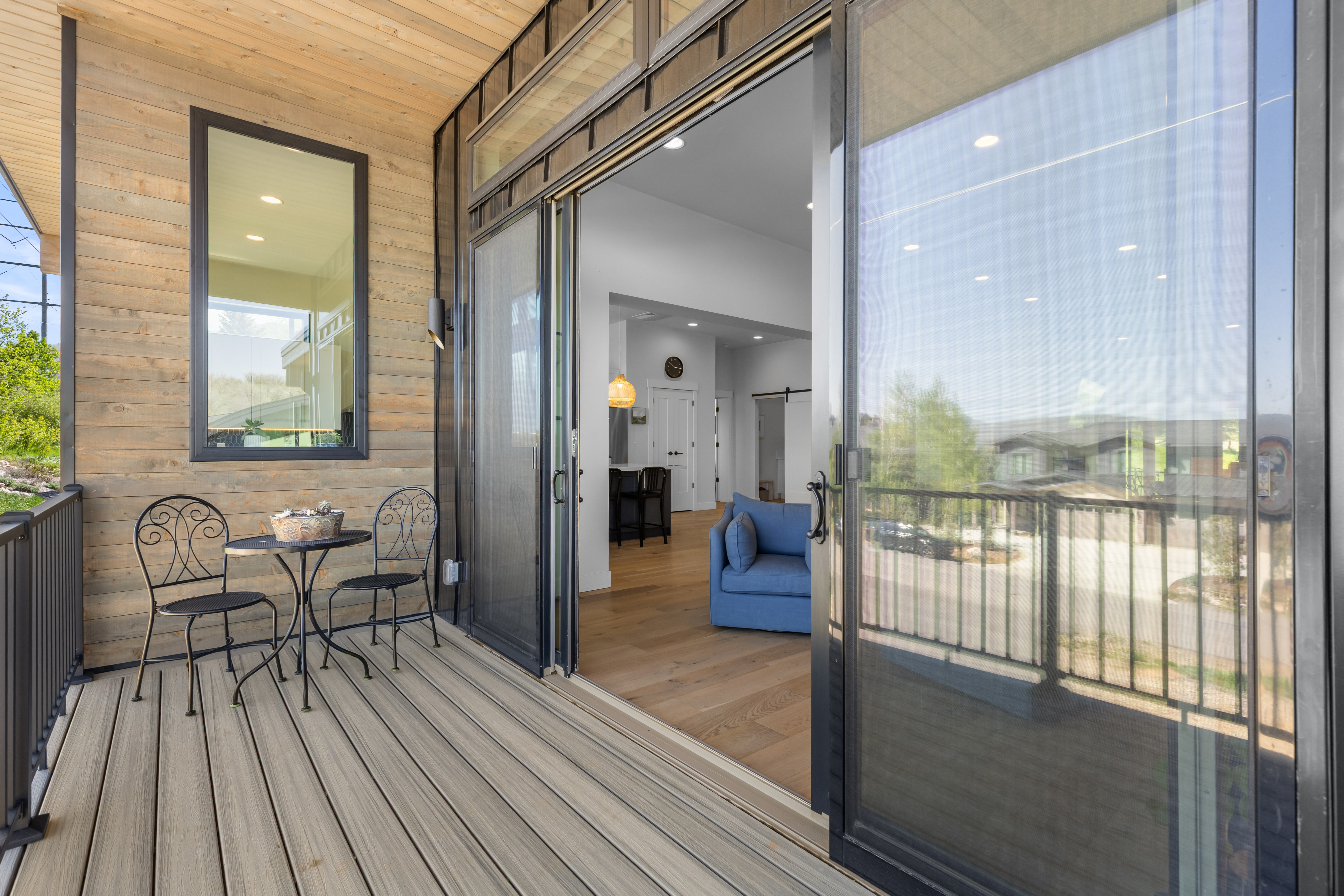  MODERN FISH CREEK AREA HOME - 物件實景