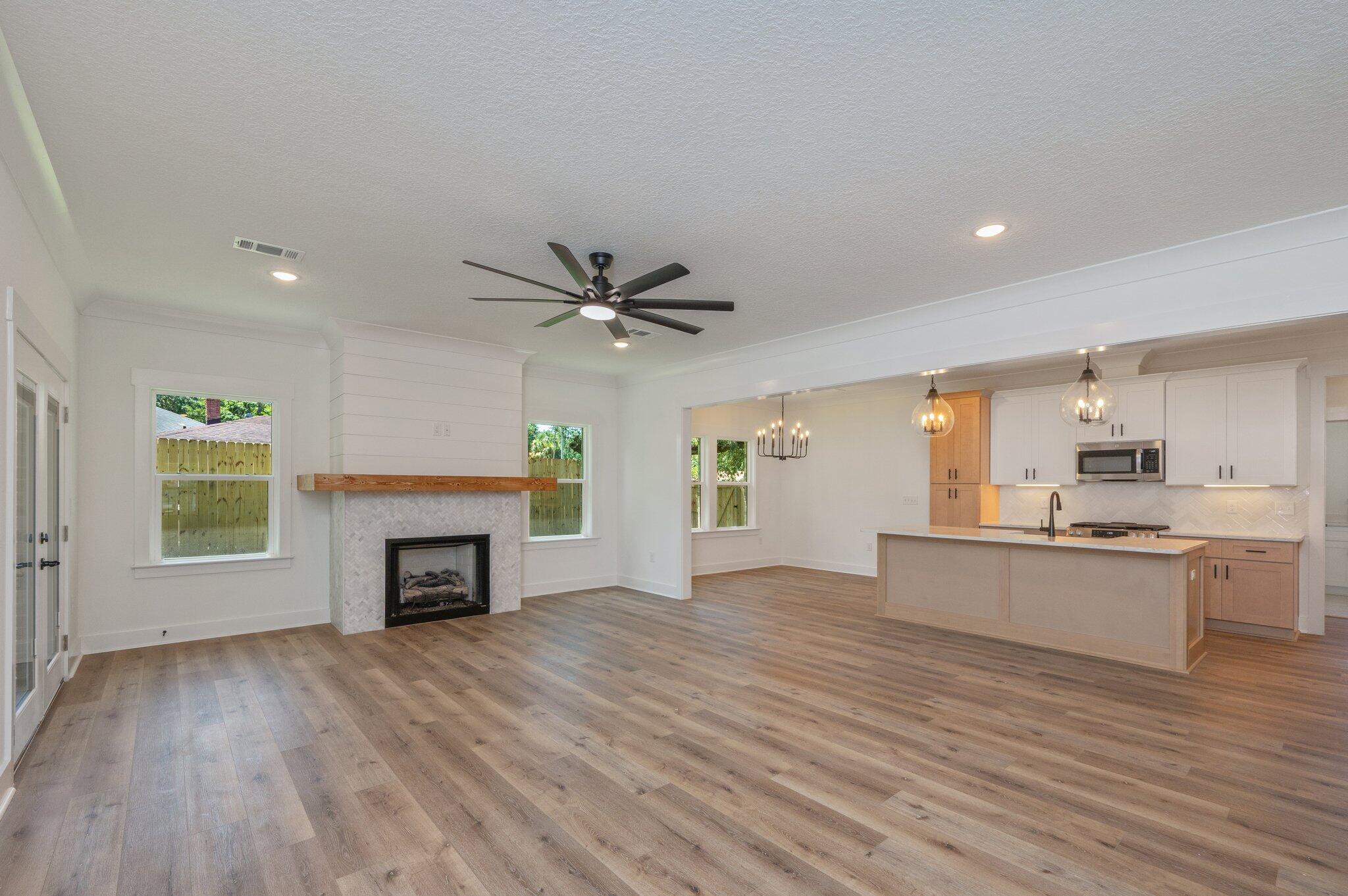 Fort Walton Beach, Florida, 32548, United States, 6 Bedrooms Bedrooms, ,3 BathroomsBathrooms,Residential,For Sale,1890001
