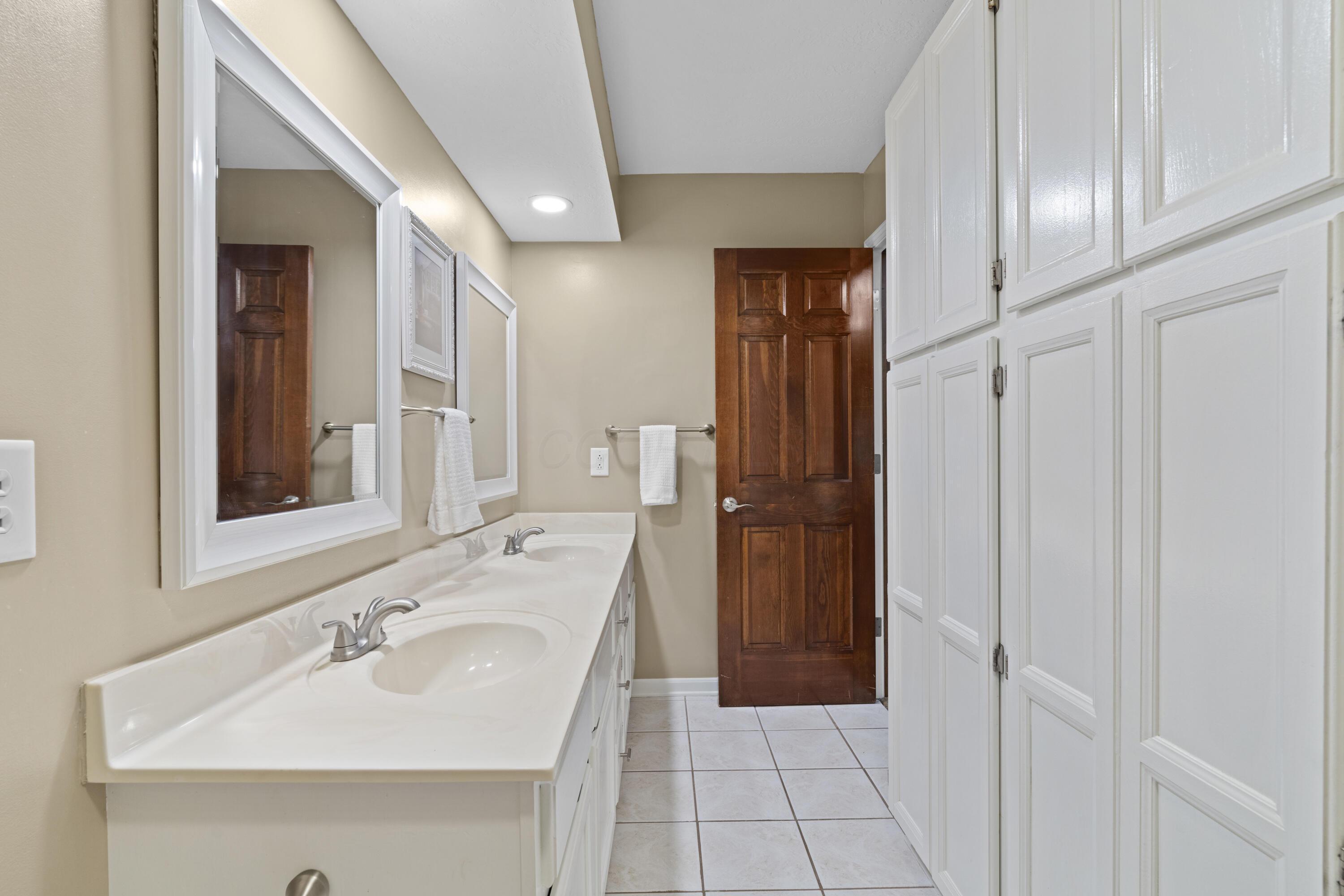 Columbus, Ohio, 43230, United States, 4 Bedrooms Bedrooms, ,4 BathroomsBathrooms,Residential,For Sale,1970472