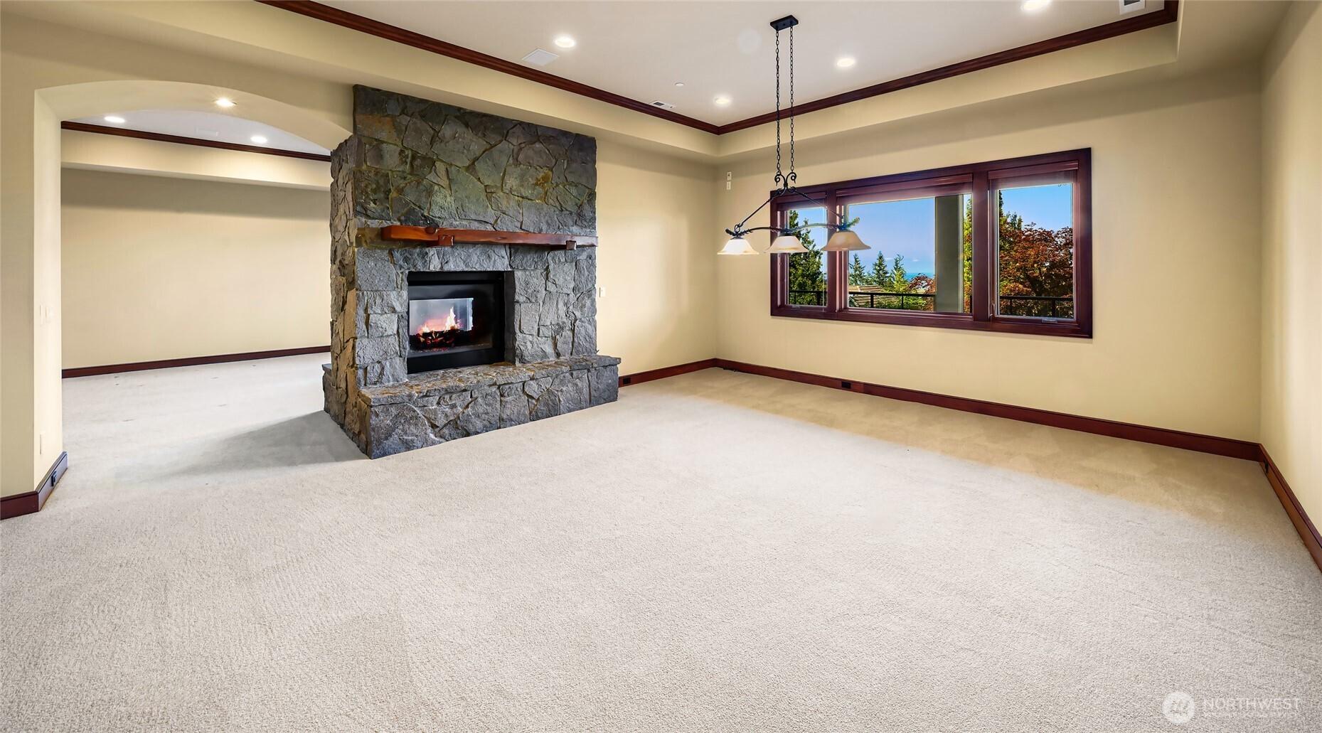 BELLEVUE, Washington, 98006, United States, 4 Bedrooms Bedrooms, ,6 BathroomsBathrooms,Residential,For Sale,1876137