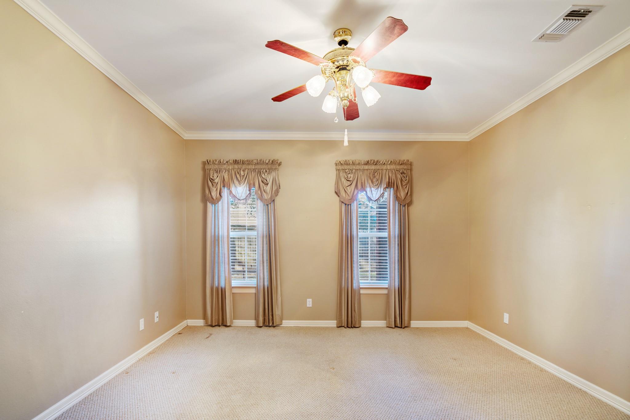 Paris, Texas, 75462, United States, 5 Bedrooms Bedrooms, ,5 BathroomsBathrooms,Residential,For Sale,1990827