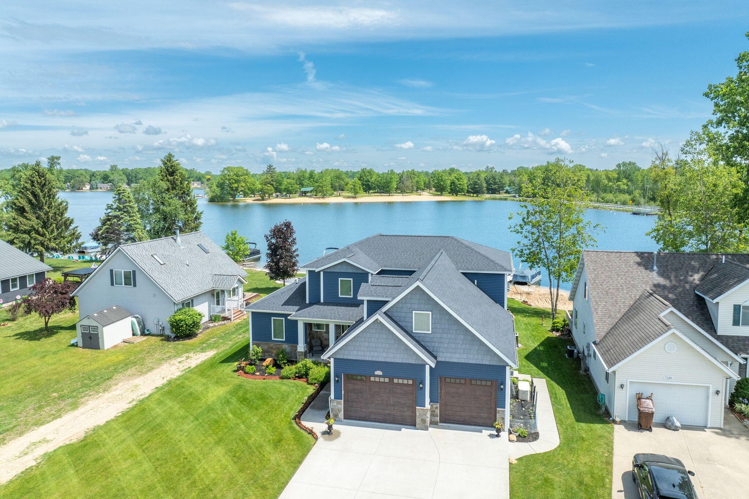 Canadian Lakes, Michigan, 49346, United States, 7 Bedrooms Bedrooms, ,5 BathroomsBathrooms,Residential,For Sale,1765643