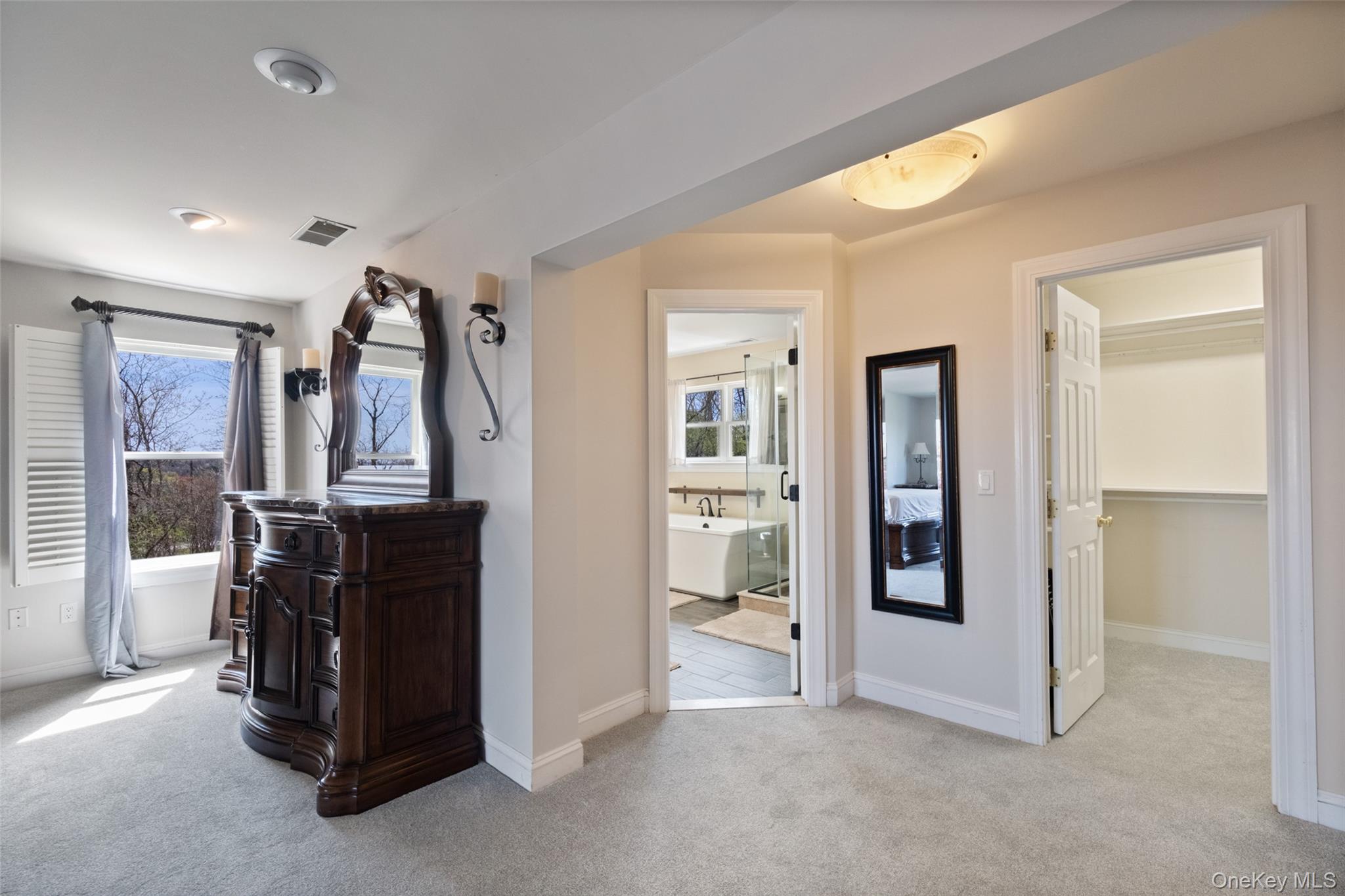 Poughkeepsie, New York, 12603, United States, 4 Bedrooms Bedrooms, ,5 BathroomsBathrooms,Residential,For Sale,1916939