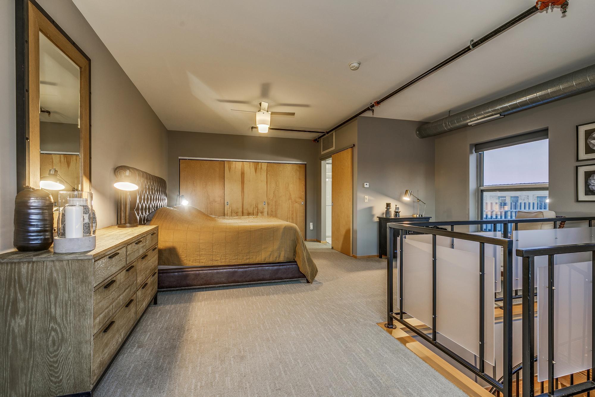 Saint Paul, Minnesota, 55101, United States, 2 Bedrooms Bedrooms, ,1 BathroomBathrooms,Residential,For Sale,1794377