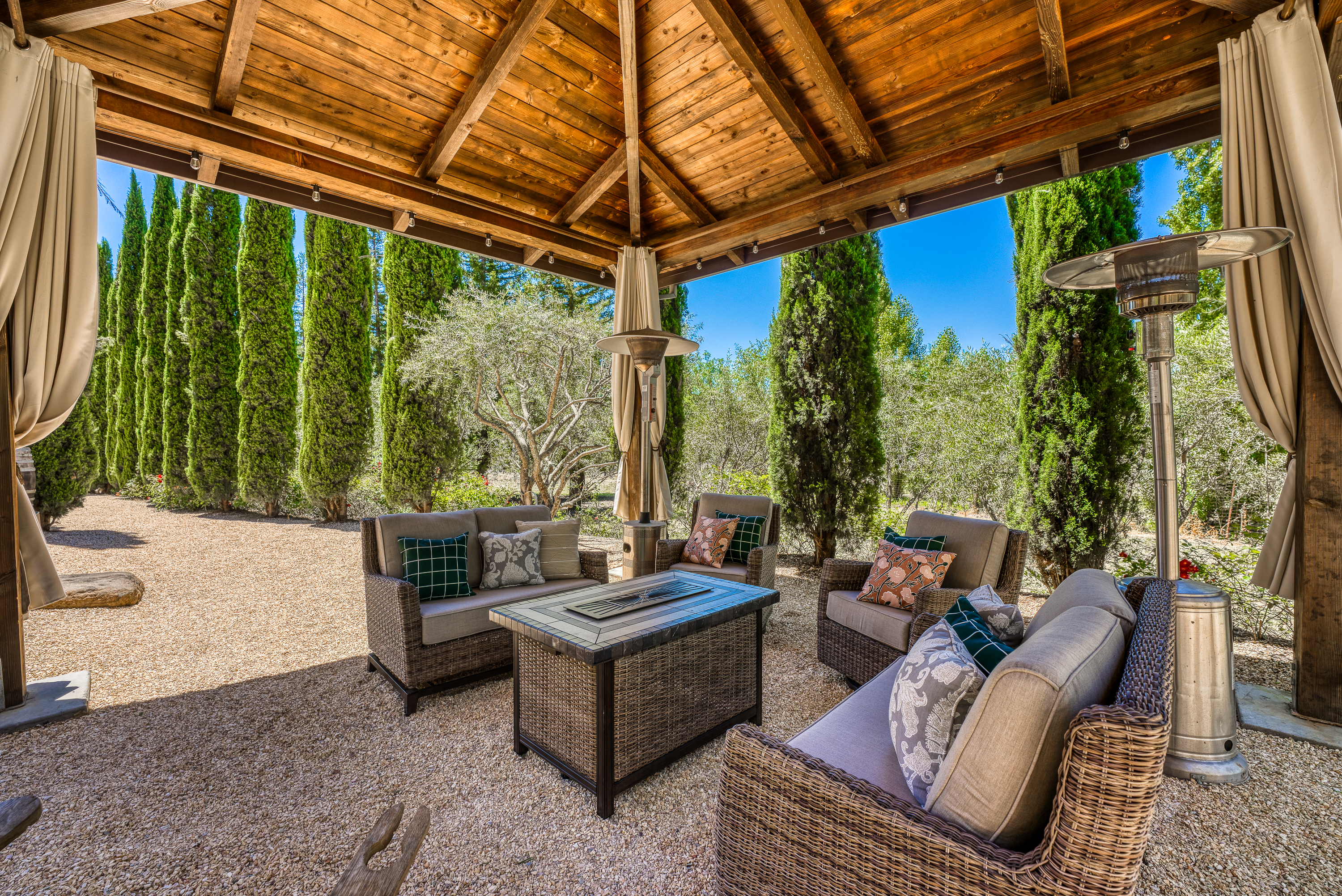  Stunning Mediterranean Estate - 物件實景