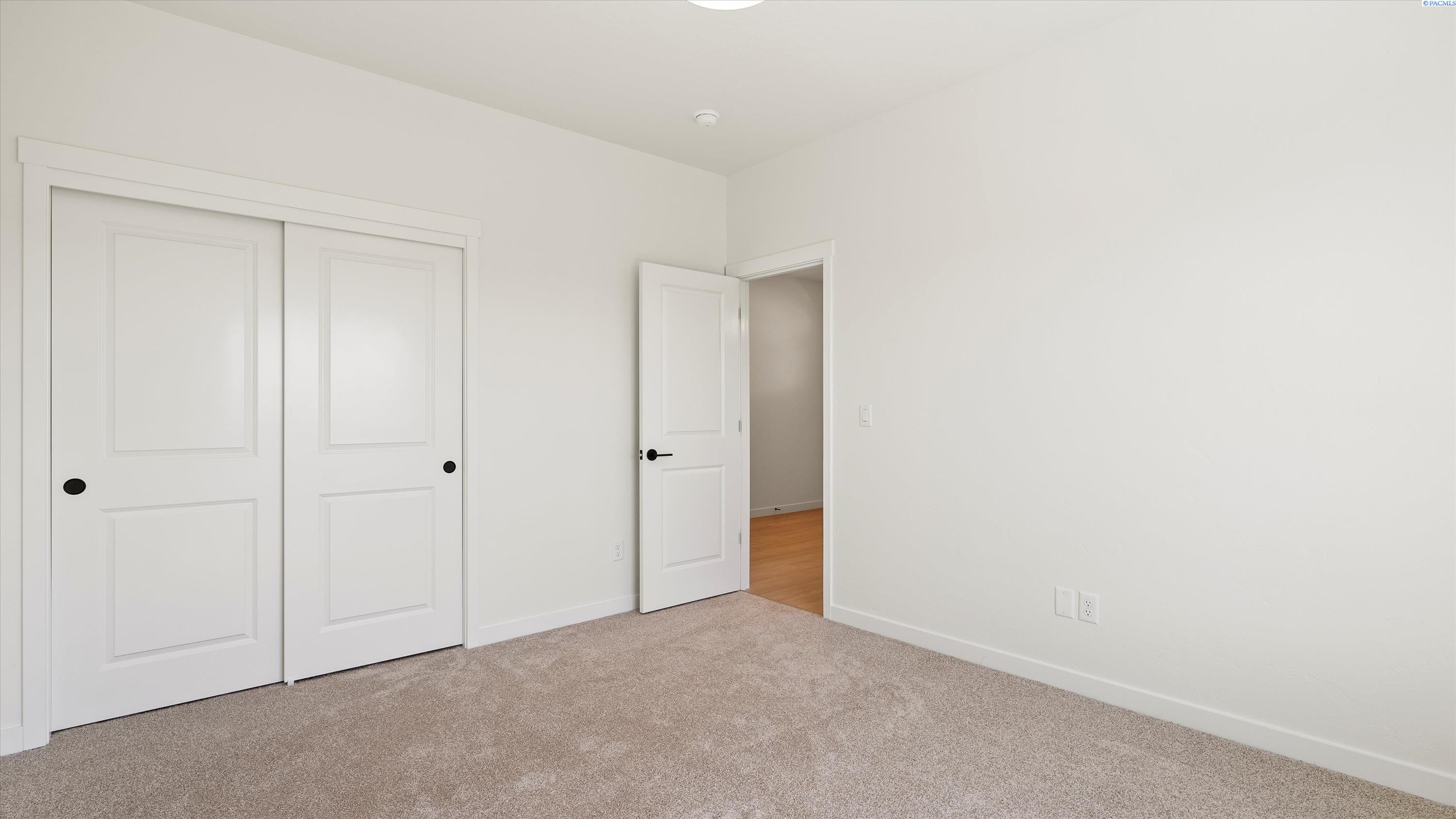 Richland, Washington, 99352, United States, 3 Bedrooms Bedrooms, ,2 BathroomsBathrooms,Residential,For Sale,1883404
