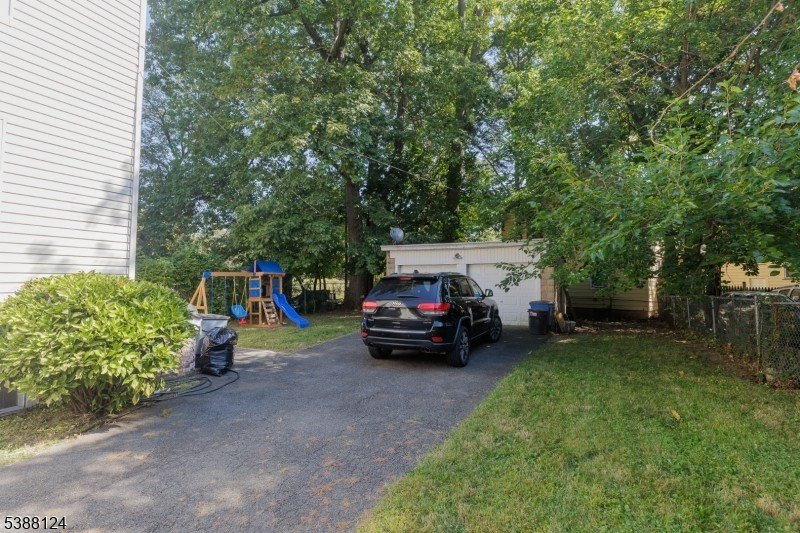 East Orange City, New Jersey, 07017-1719, United States, 4 Bedrooms Bedrooms, ,3 BathroomsBathrooms,Residential,For Sale,1978198