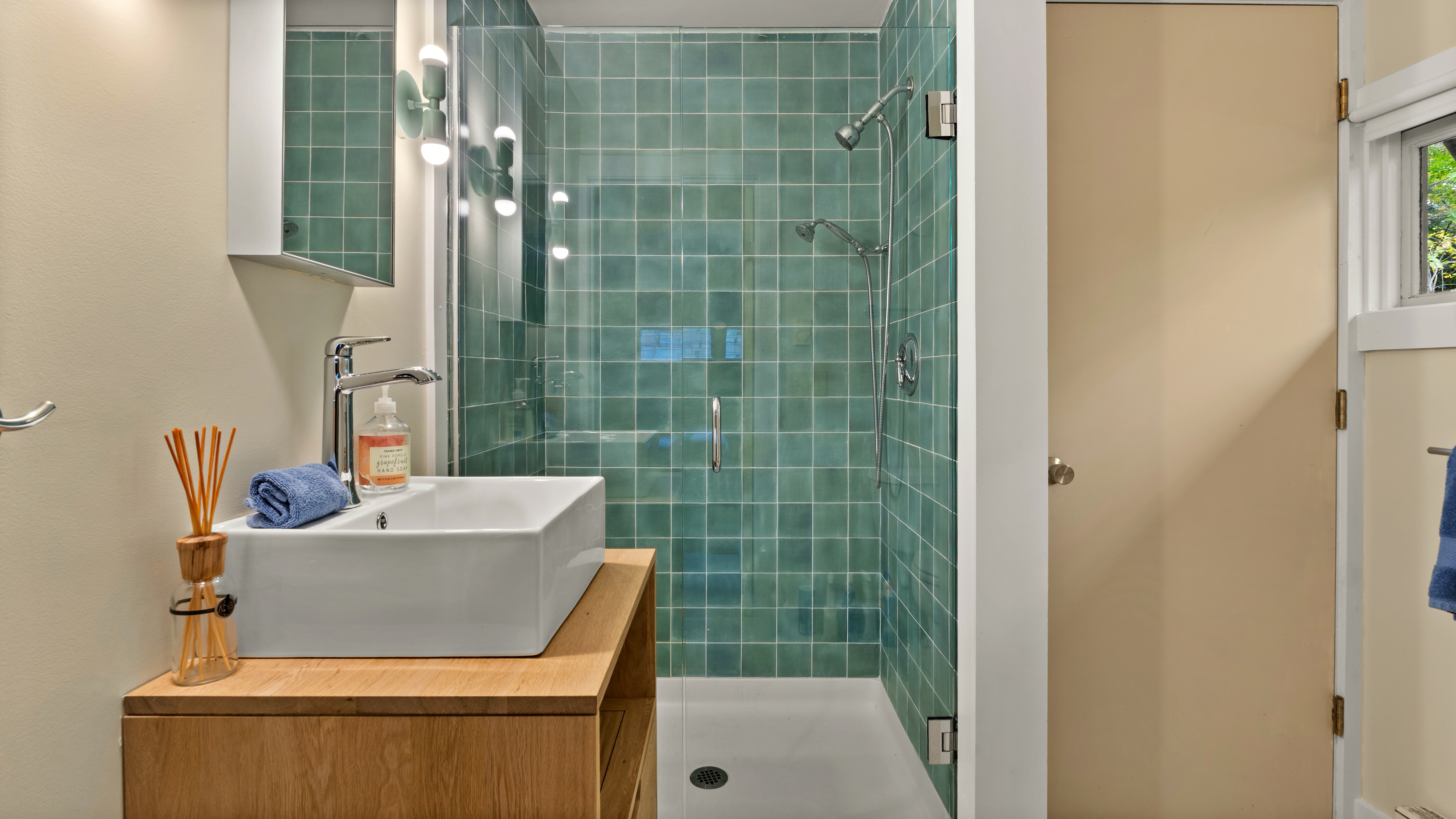  Midcentury Modern Berkshire Retreat Near Laurel Lake & Downtown Lenox - 物件實景