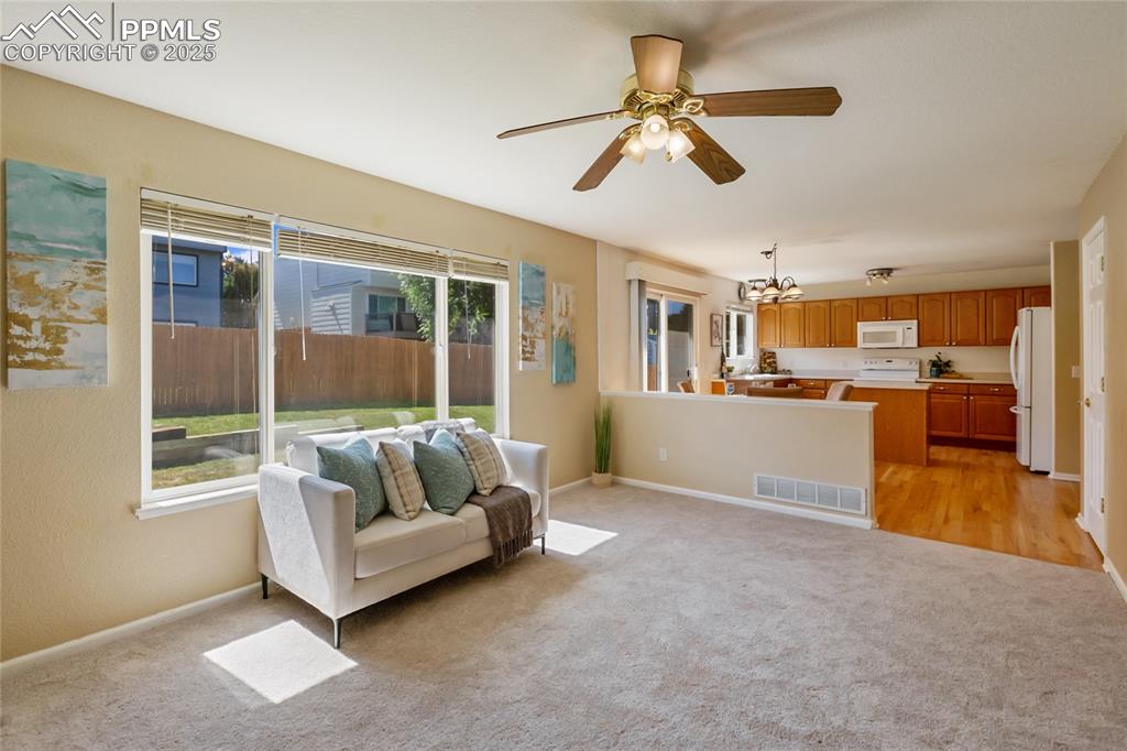 Colorado Springs, Colorado, 80920, United States, 5 Bedrooms Bedrooms, ,2 BathroomsBathrooms,Residential,For Sale,1920003