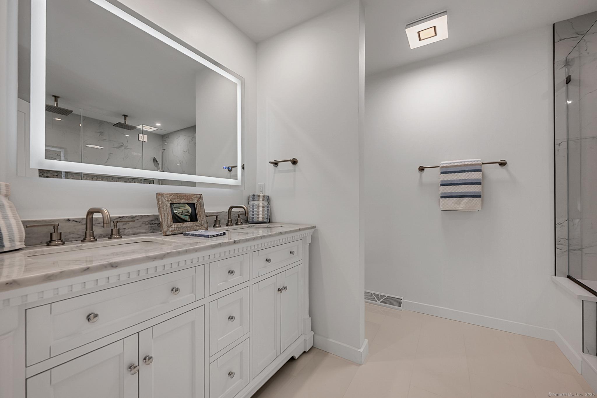 Madison, Connecticut, 06443, United States, 5 Bedrooms Bedrooms, ,3 BathroomsBathrooms,Residential,For Sale,1941280