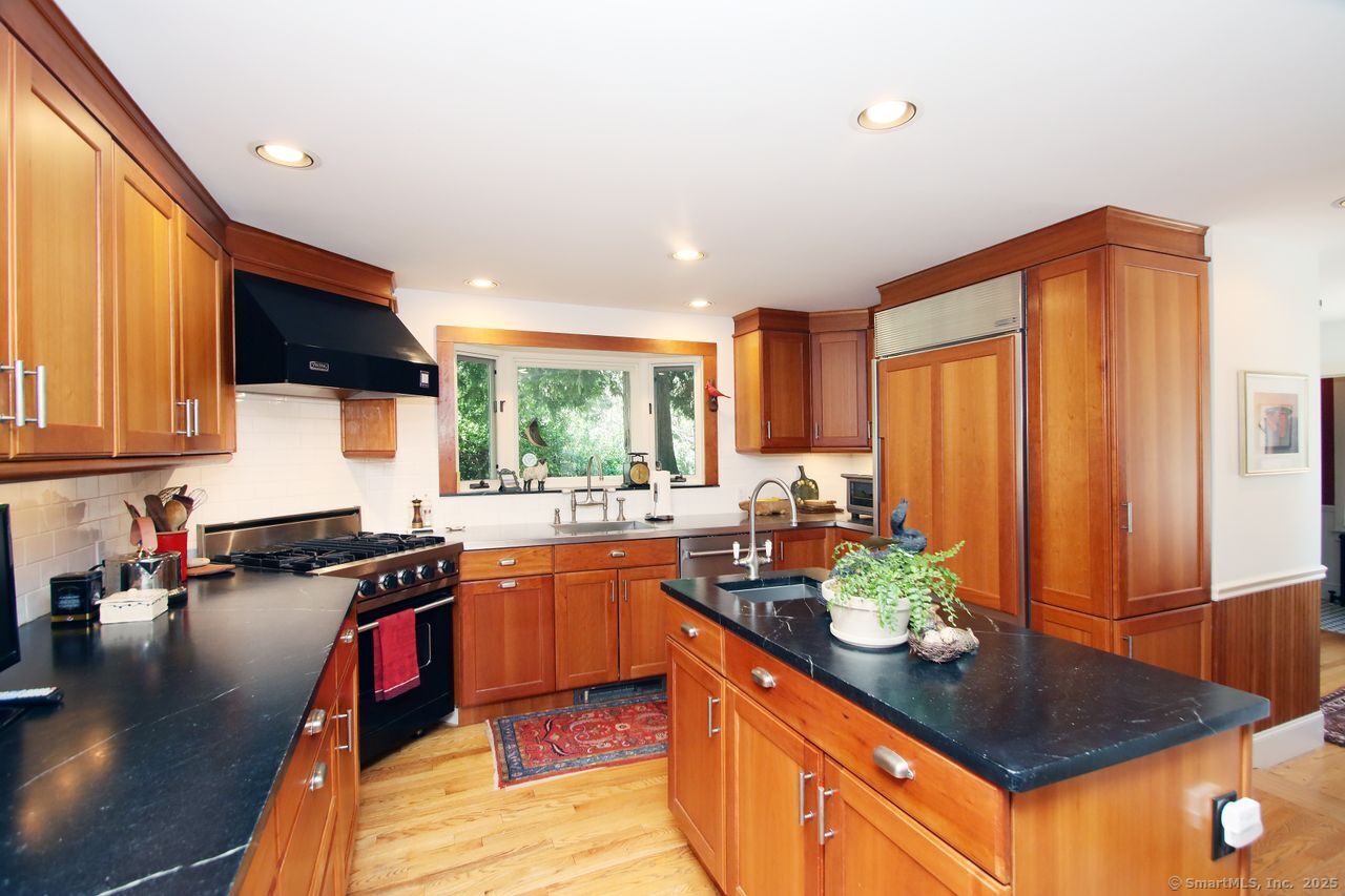 Madison, Connecticut, 06443, United States, 4 Bedrooms Bedrooms, ,3 BathroomsBathrooms,Residential,For Sale,1934211