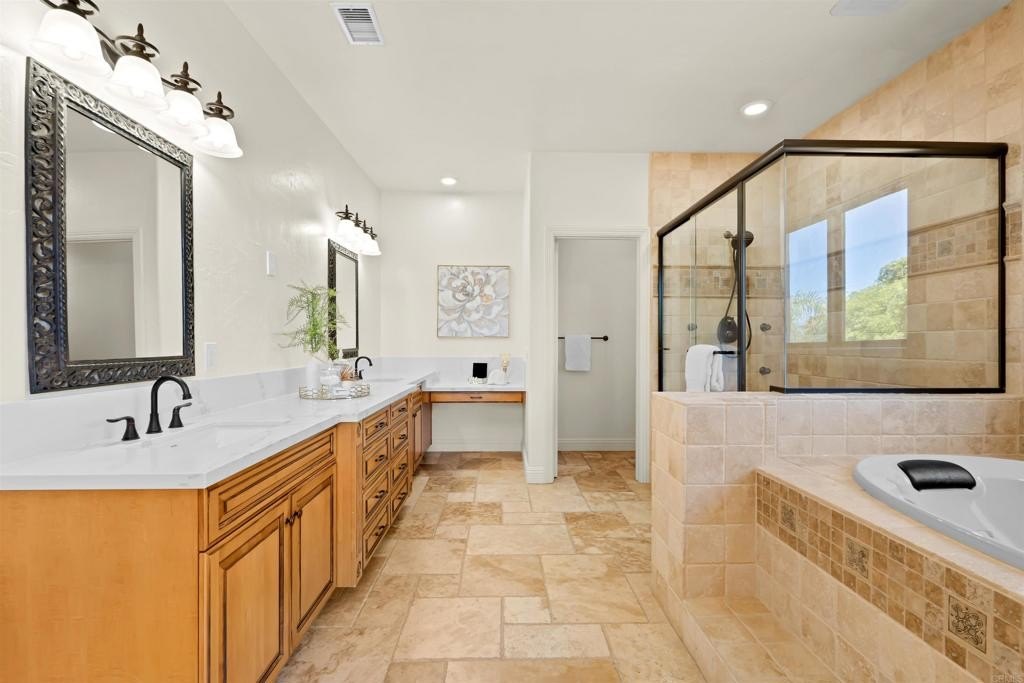 Chula Vista, California, 91910, United States, 5 Bedrooms Bedrooms, ,6 BathroomsBathrooms,Residential,For Sale,1996956