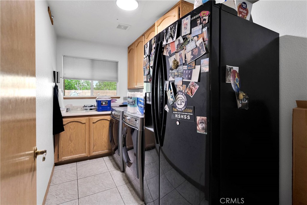 Apple Valley, California, 92307, United States, 4 Bedrooms Bedrooms, ,3 BathroomsBathrooms,Residential,For Sale,1795446