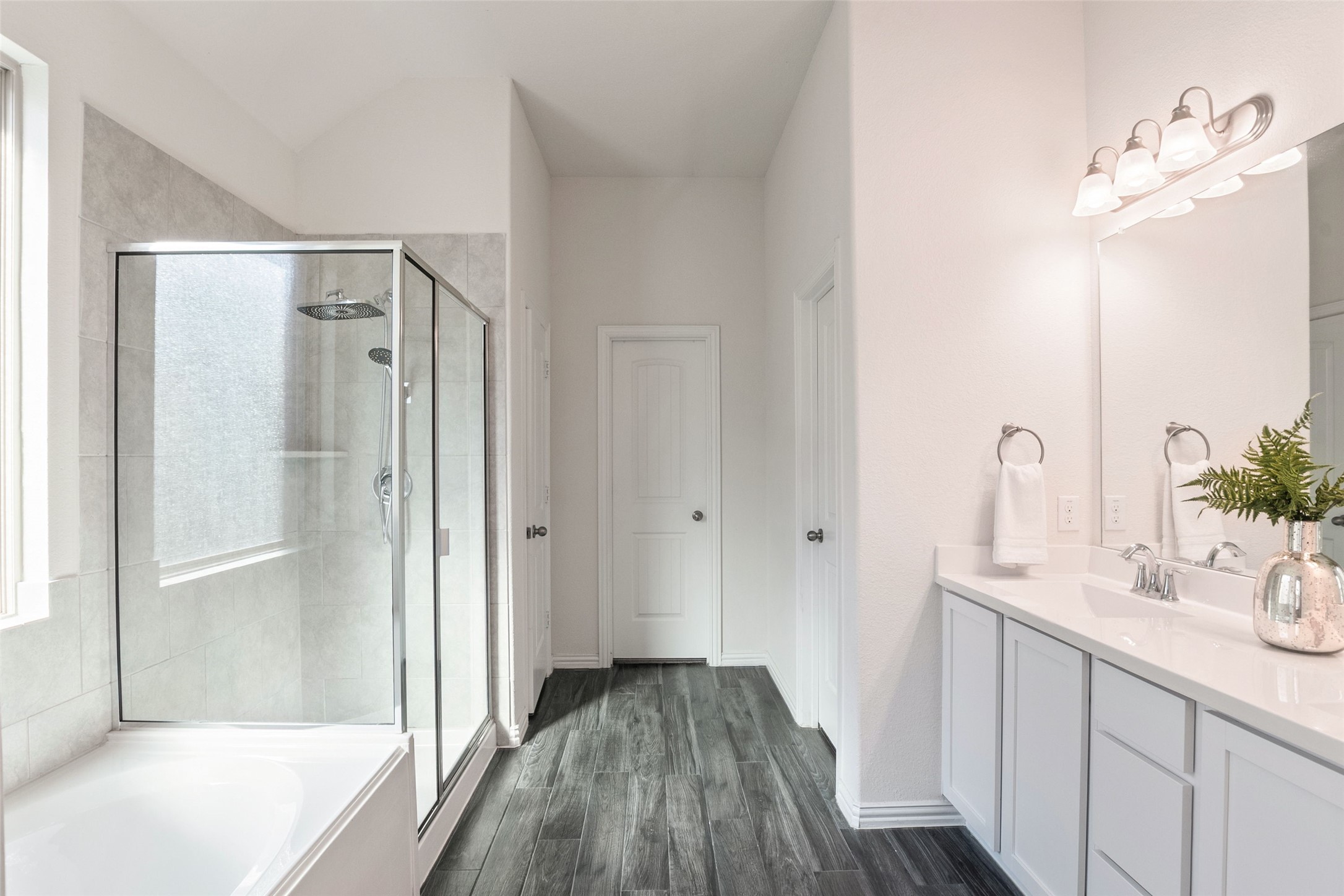 Little Elm, Texas, 75068, United States, 4 Bedrooms Bedrooms, ,4 BathroomsBathrooms,Residential,For Sale,1990975