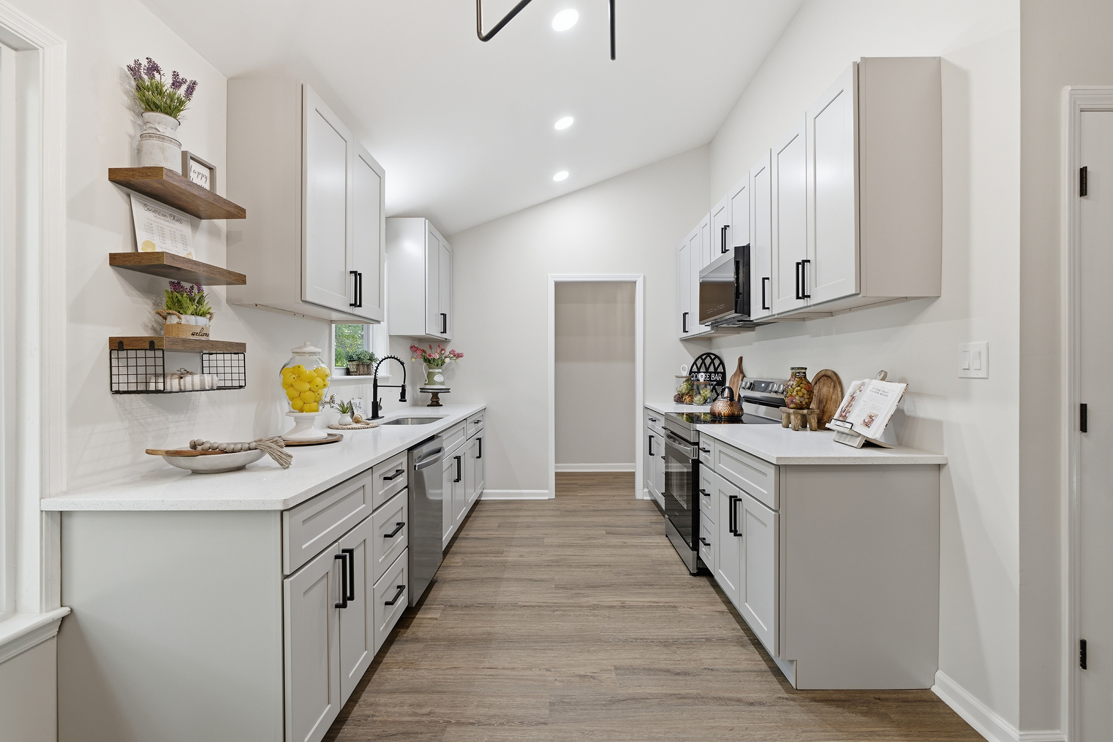  Completely Renovated and Move-In Ready East Cobb Home - 物件實景