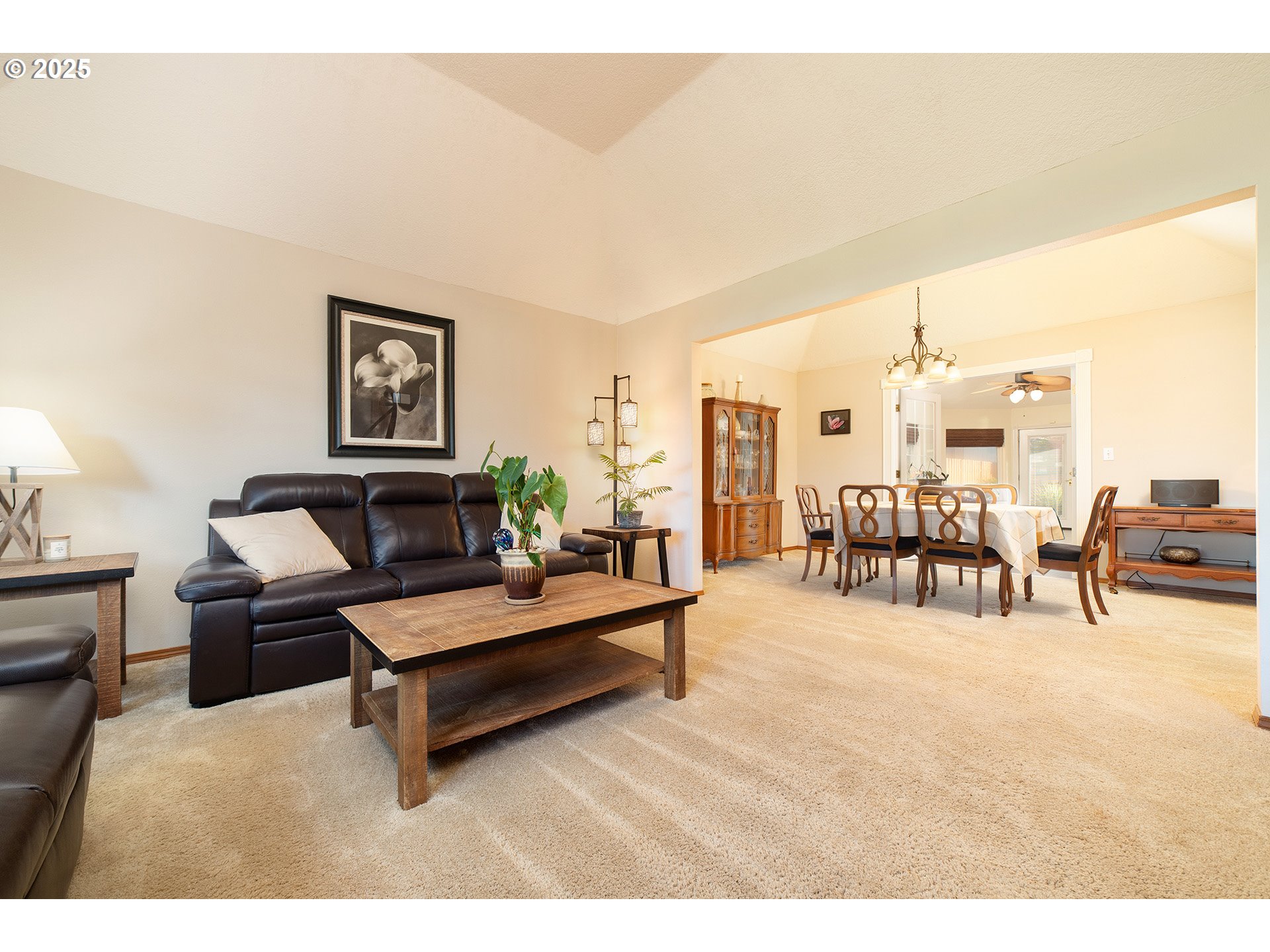 Clackamas, Oregon, 97015, United States, 3 Bedrooms Bedrooms, ,2 BathroomsBathrooms,Residential,For Sale,1868784