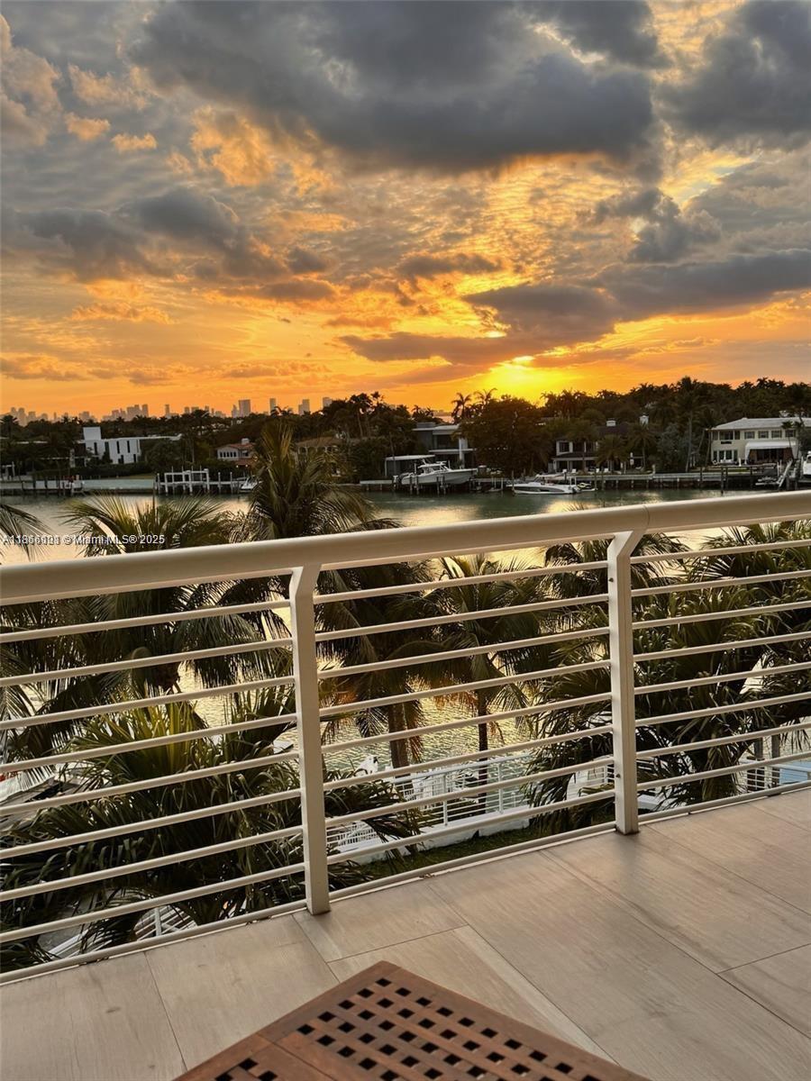 Miami Beach, Florida, 33141, United States, 2 Bedrooms Bedrooms, ,2 BathroomsBathrooms,Residential,For Sale,1934519