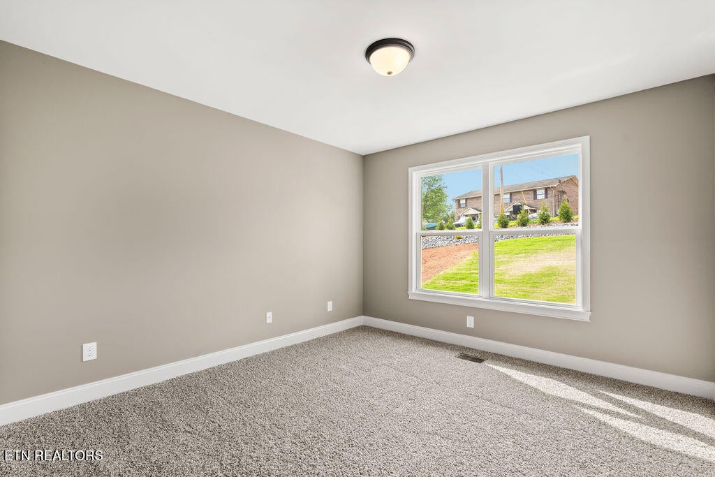 Lenoir City, Tennessee, 37771, United States, 3 Bedrooms Bedrooms, ,2 BathroomsBathrooms,Residential,For Sale,1838610