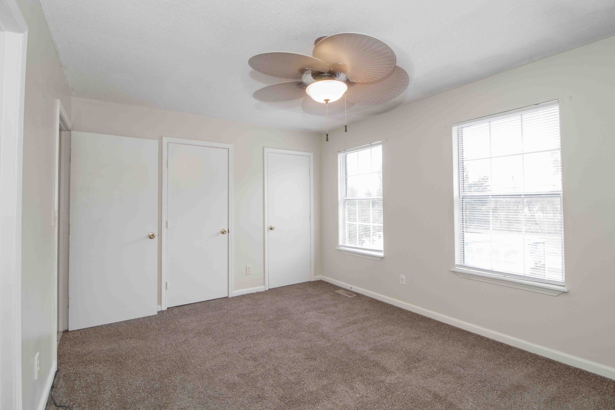 Clarksville, Tennessee, 37042, United States, ,Residential,For Sale,1943496