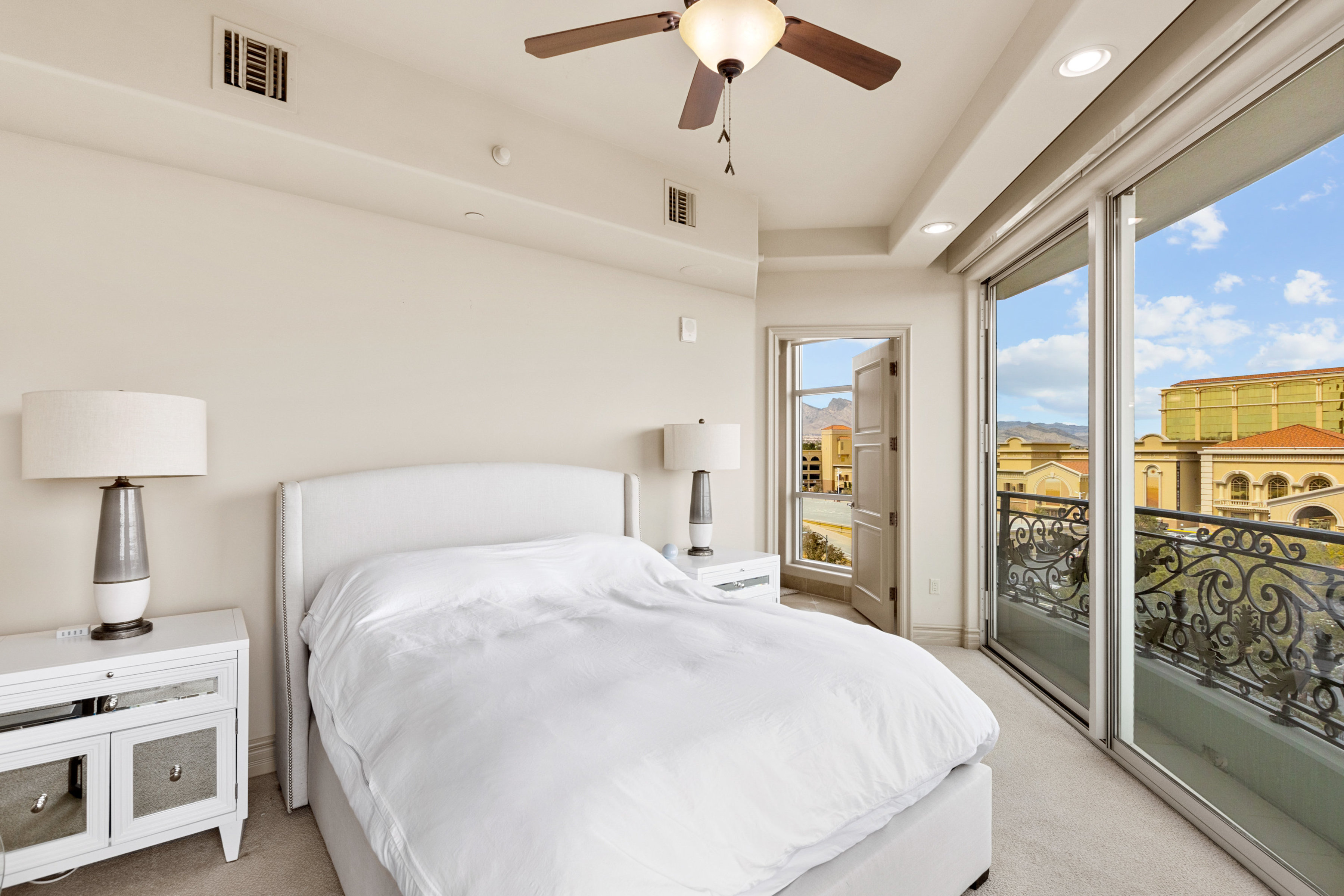  Stunning home at One Queensridge Place - 物件實景