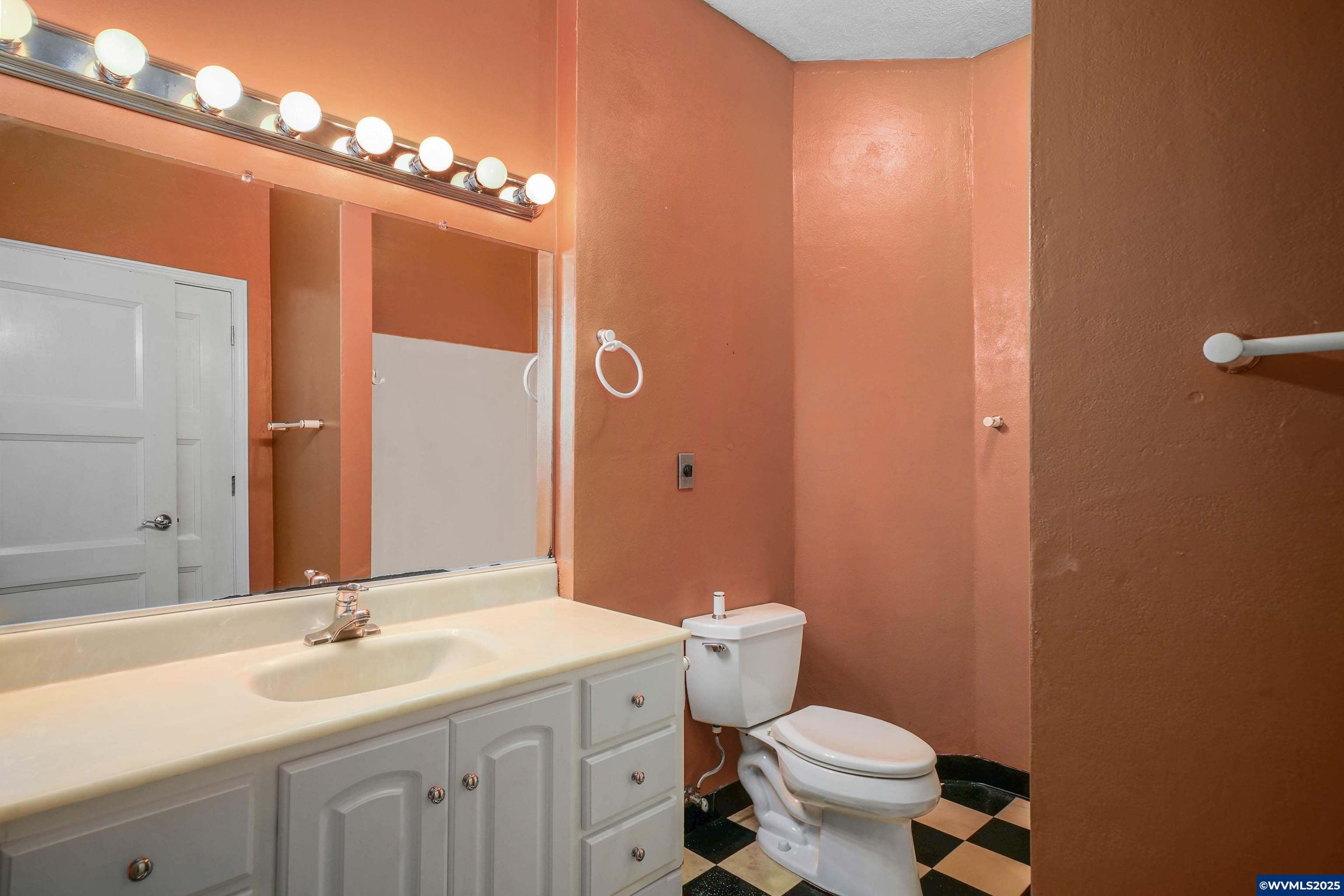 Salem, Oregon, 97304, United States, 3 Bedrooms Bedrooms, ,3 BathroomsBathrooms,Residential,For Sale,1826833