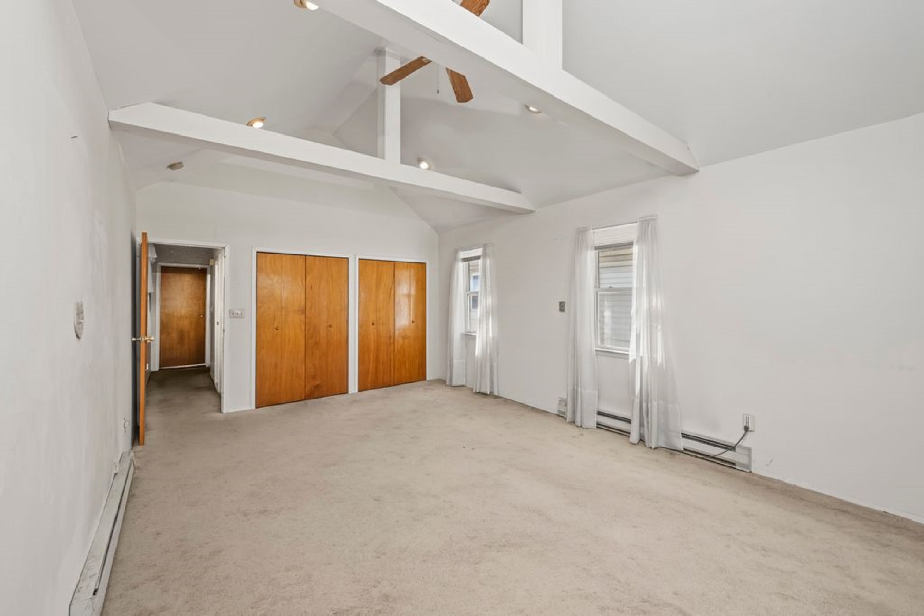  982 E42nd Street - 物件實景