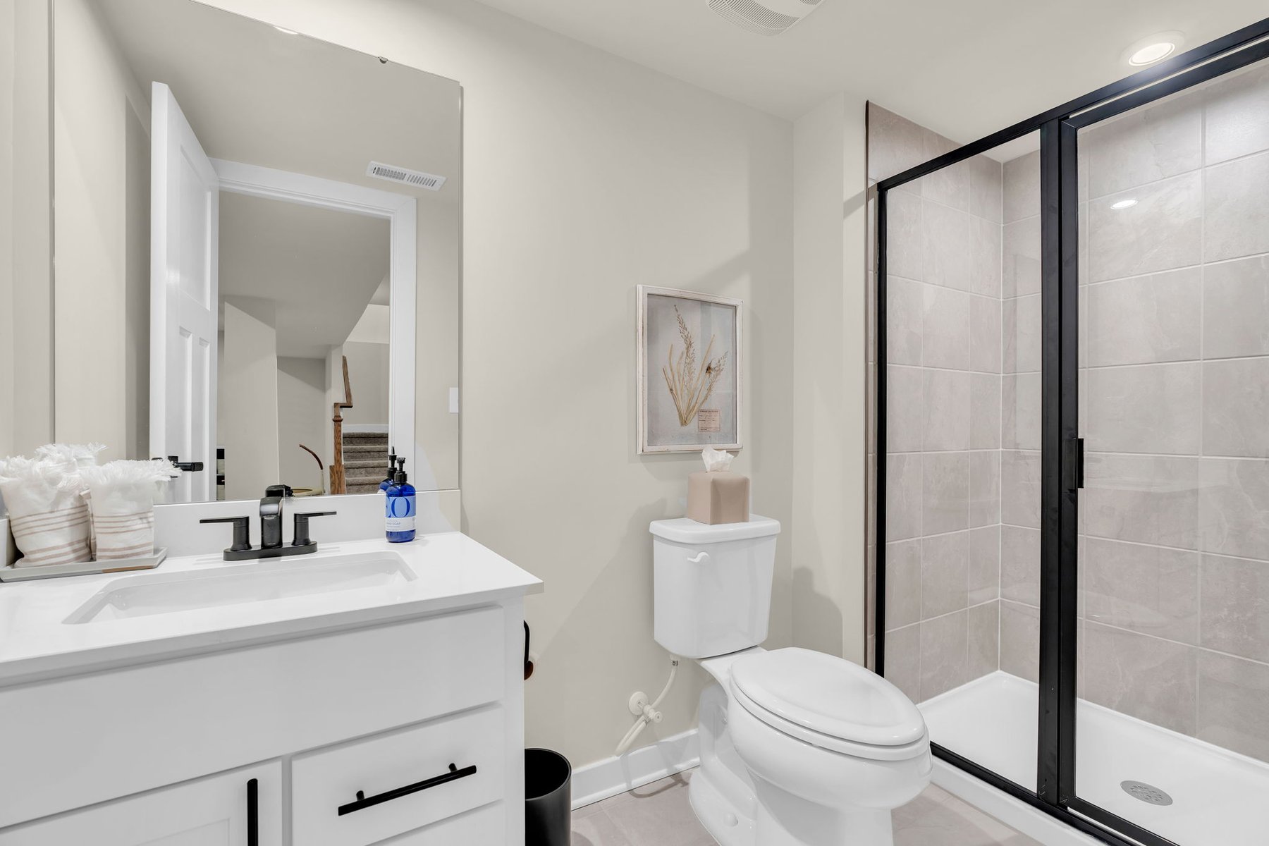  Newer Construction Home with Sophisticated Designer Upgrades - 物件實景