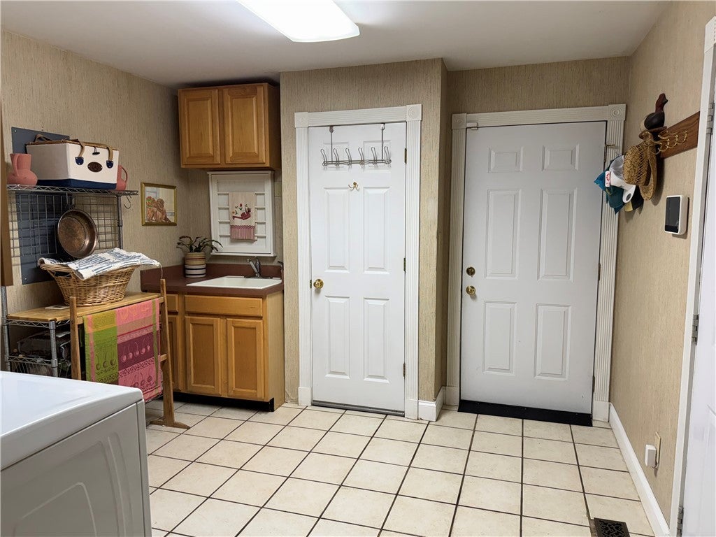 Providence Forge, Virginia, 23140, United States, 4 Bedrooms Bedrooms, ,4 BathroomsBathrooms,Residential,For Sale,1807214