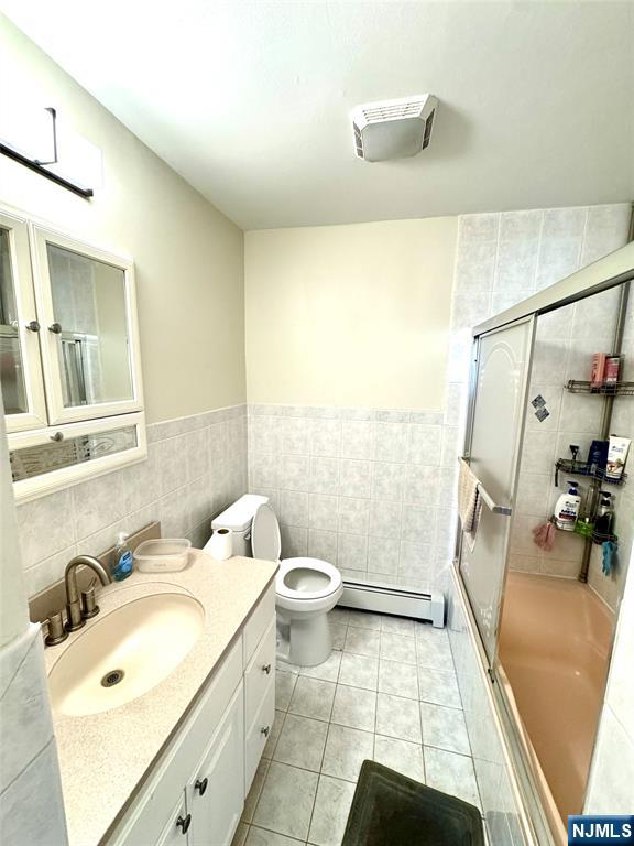 Clifton, New Jersey, 07014, United States, 4 Bedrooms Bedrooms, ,3 BathroomsBathrooms,Residential,For Sale,1937697