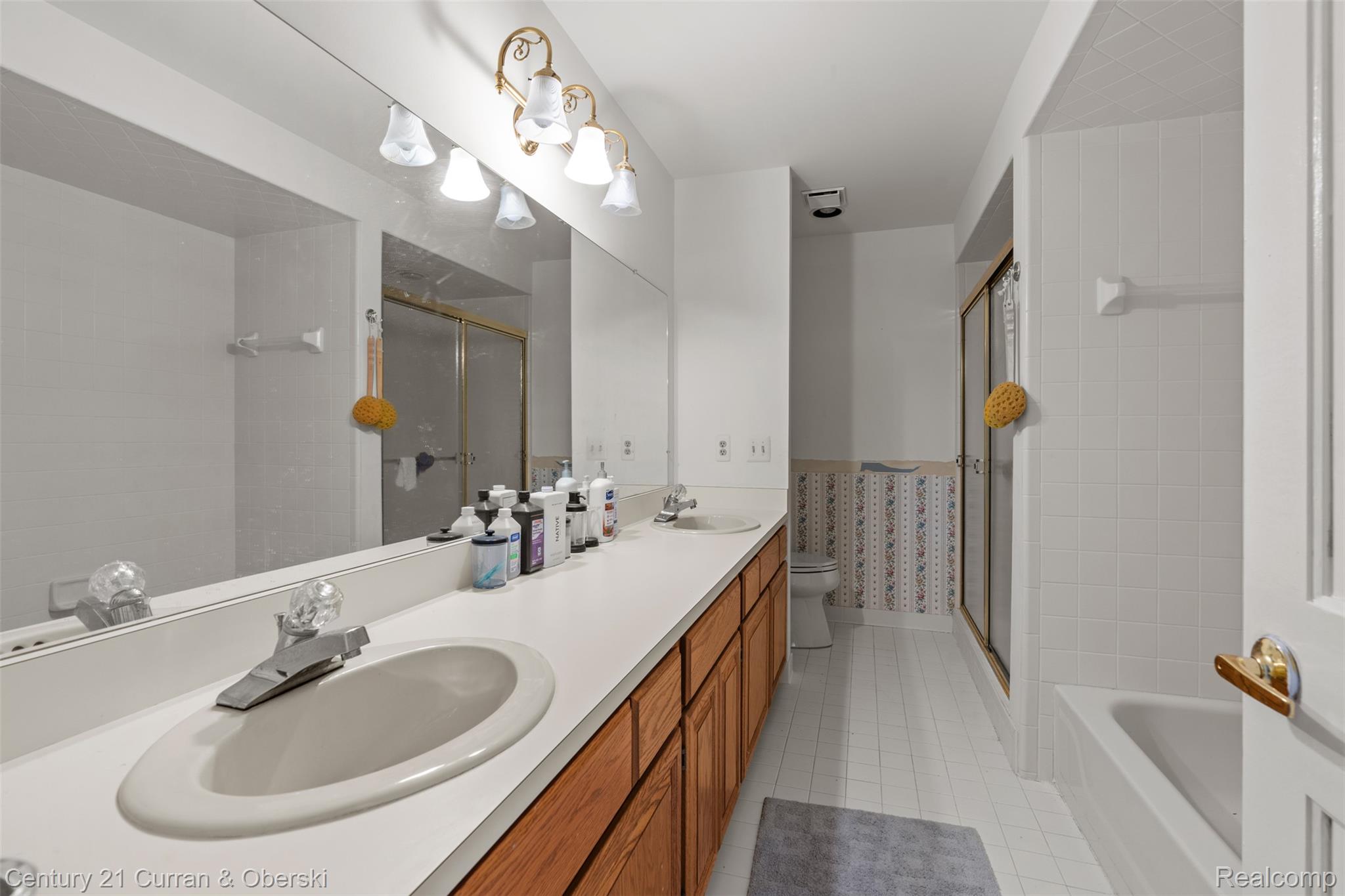 Shelby Charter Township, Michigan, 48317, United States, 4 Bedrooms Bedrooms, ,4 BathroomsBathrooms,Residential,For Sale,1980833