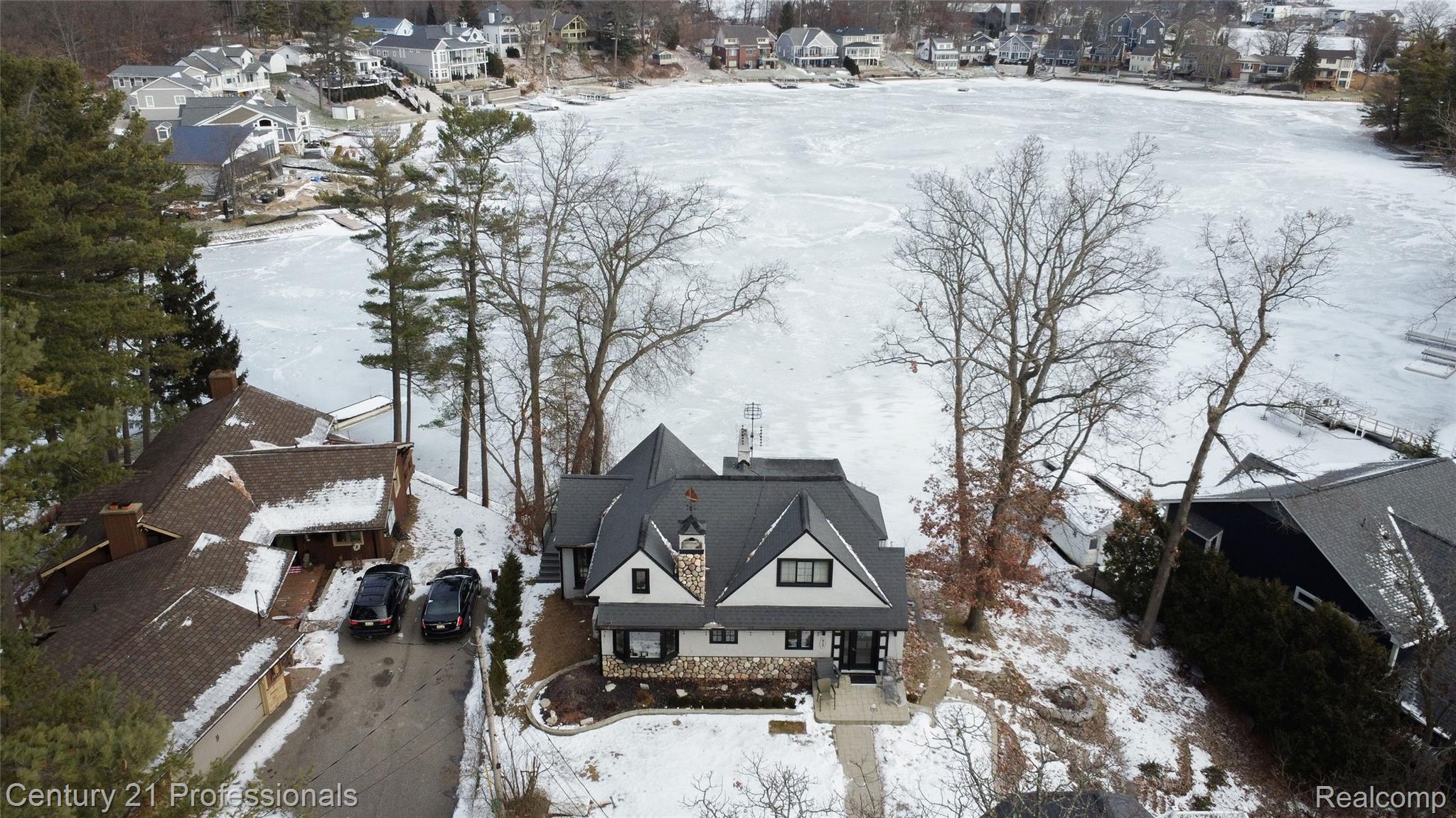 LakeOrion, Michigan, 48362, United States, 2 Bedrooms Bedrooms, ,2 BathroomsBathrooms,Residential,For Sale,2005398