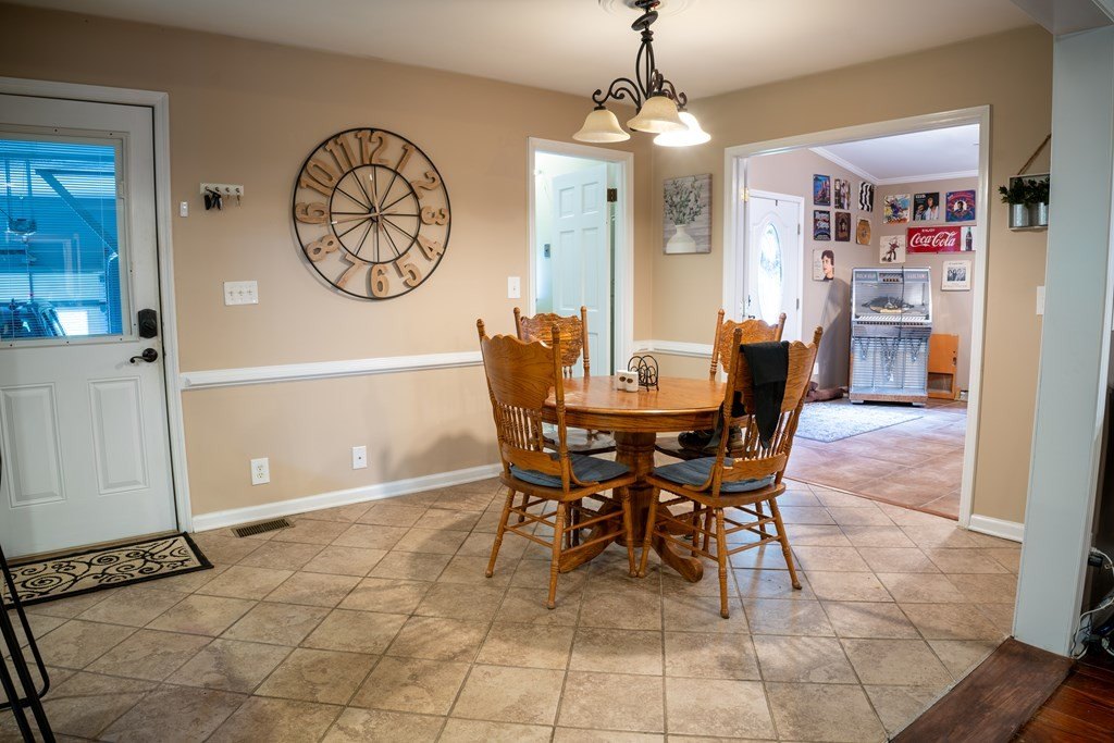 Prestonsburg, Kentucky, 41653, United States, 4 Bedrooms Bedrooms, ,5 BathroomsBathrooms,Residential,For Sale,2048061