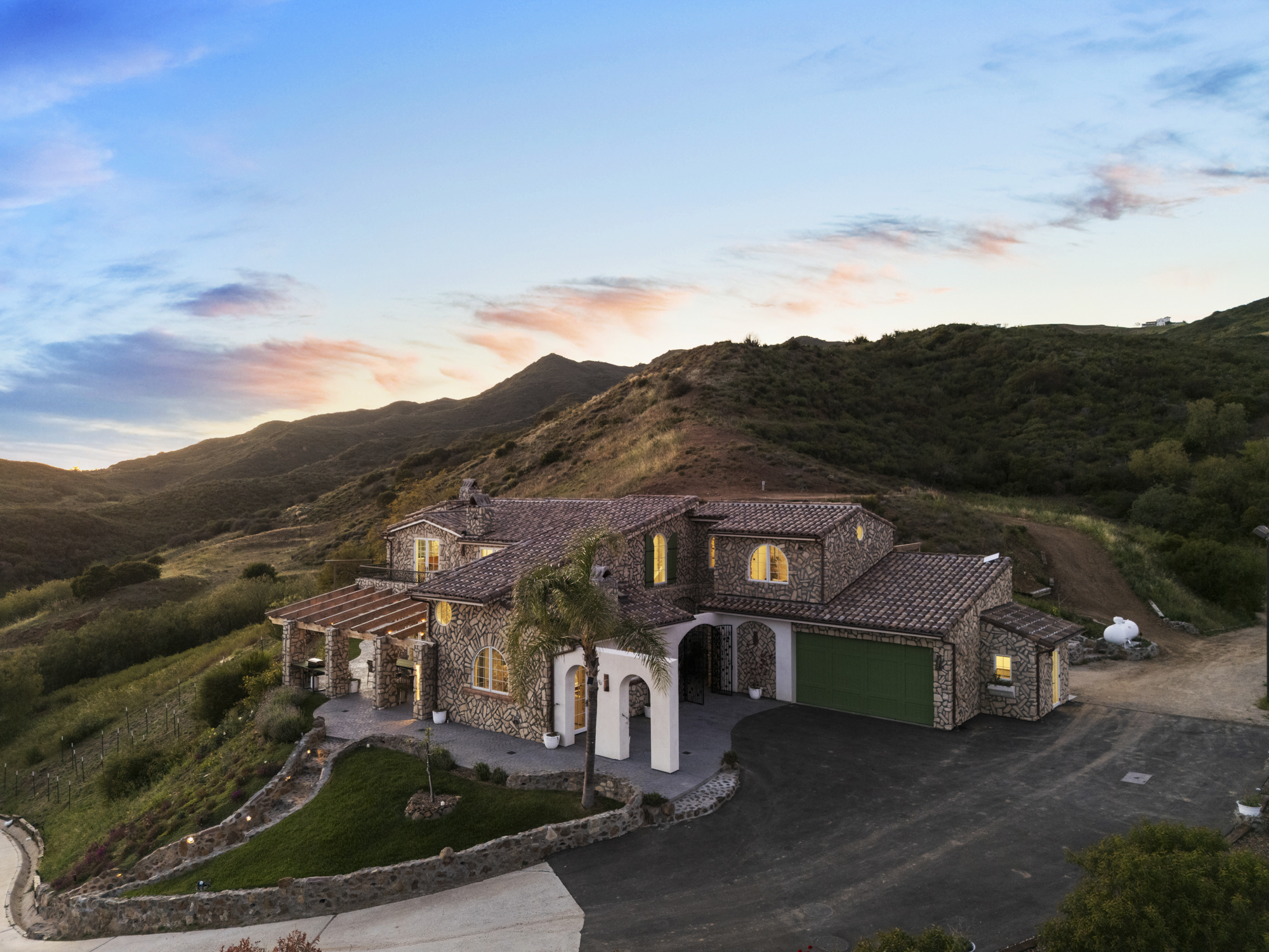  33239 Mulholland Hwy - 物件實景