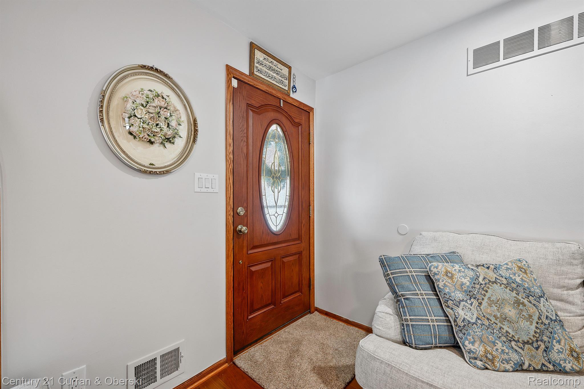 Dearborn, Michigan, 48128, United States, 4 Bedrooms Bedrooms, ,3 BathroomsBathrooms,Residential,For Sale,1908051