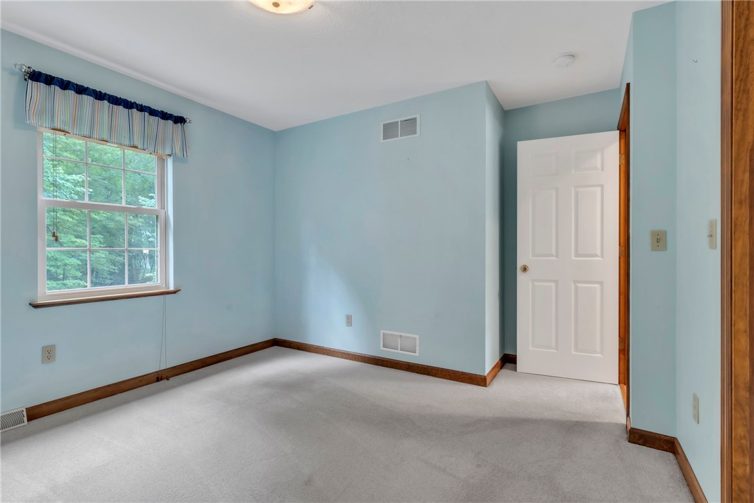 Cranberry Twp, Pennsylvania, 16066, United States, 4 Bedrooms Bedrooms, ,4 BathroomsBathrooms,Residential,For Sale,1985014