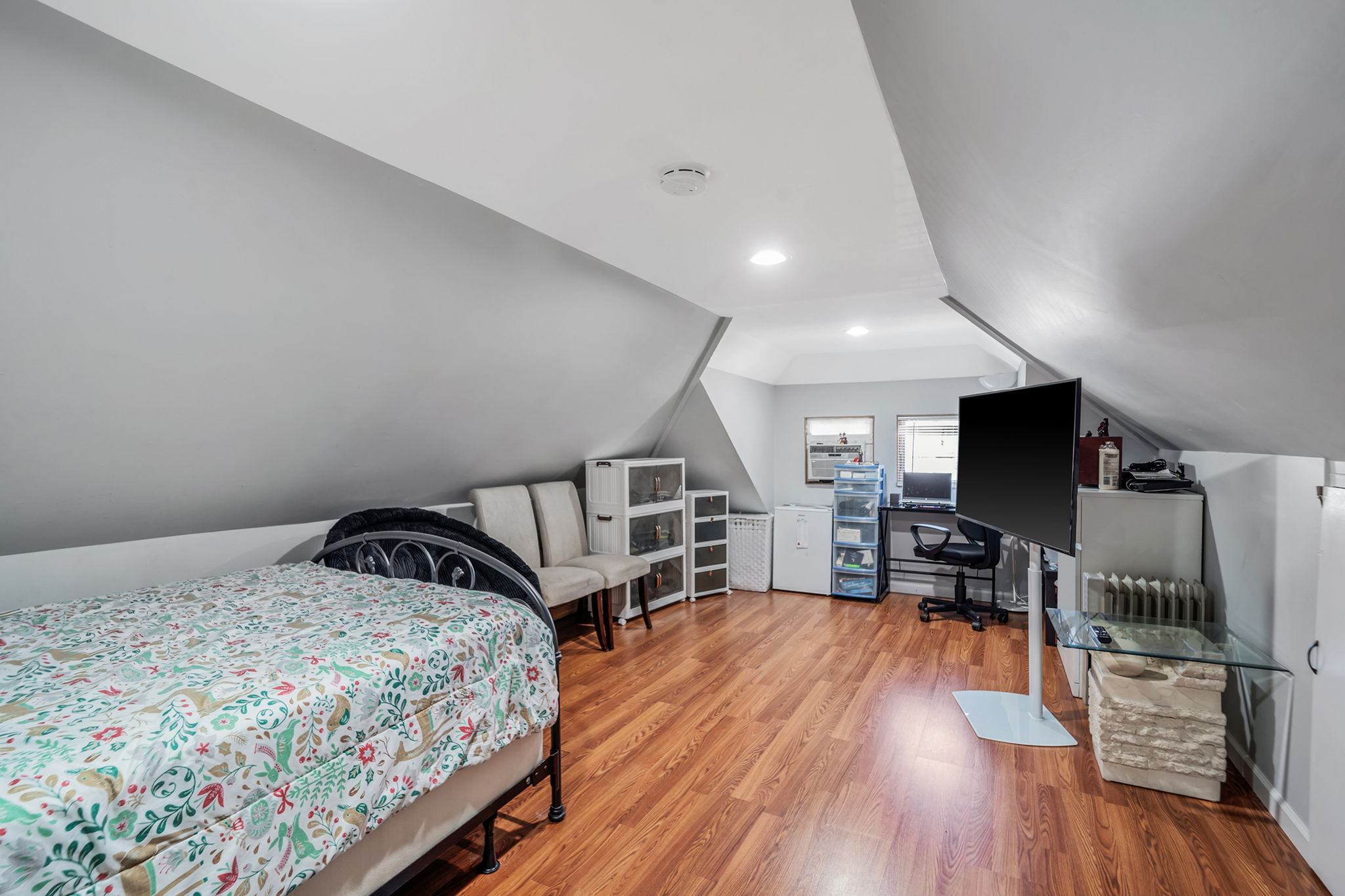 Bay Shore, New York, 11706, United States, 3 Bedrooms Bedrooms, ,3 BathroomsBathrooms,Residential,For Sale,2048700