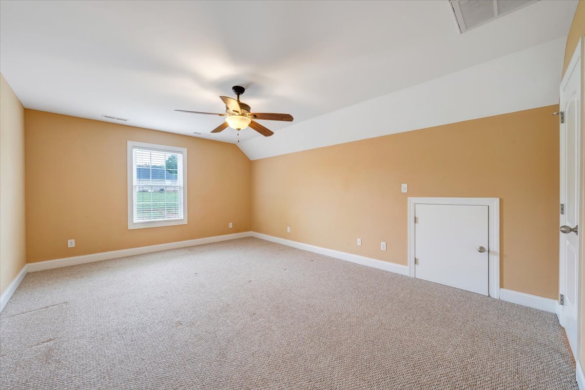 Huddleston, Virginia, 24104, United States, 4 Bedrooms Bedrooms, ,4 BathroomsBathrooms,Residential,For Sale,2048445