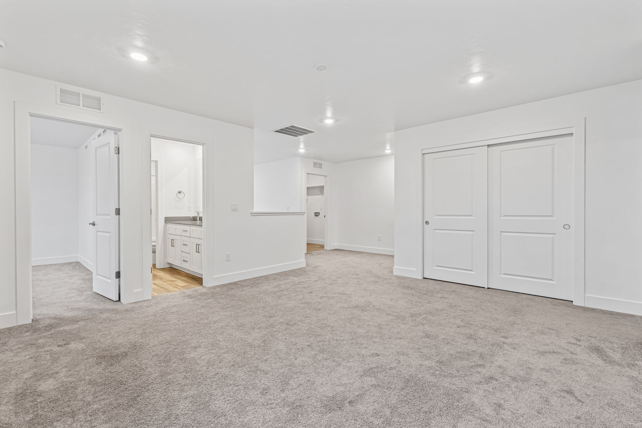 Caldwell, Idaho, 83607, United States, 4 Bedrooms Bedrooms, ,3 BathroomsBathrooms,Residential,For Sale,2005985