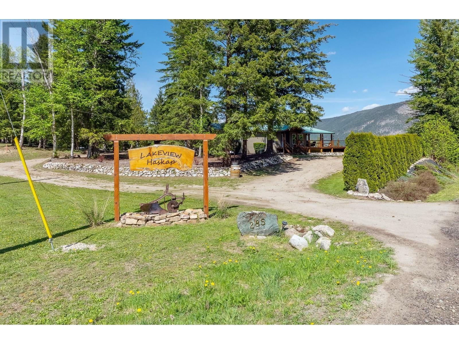 SALMON ARM, British Columbia, V1E 3A4, CA, 4 Bedrooms Bedrooms, ,2 BathroomsBathrooms,Residential,For Sale,1838776